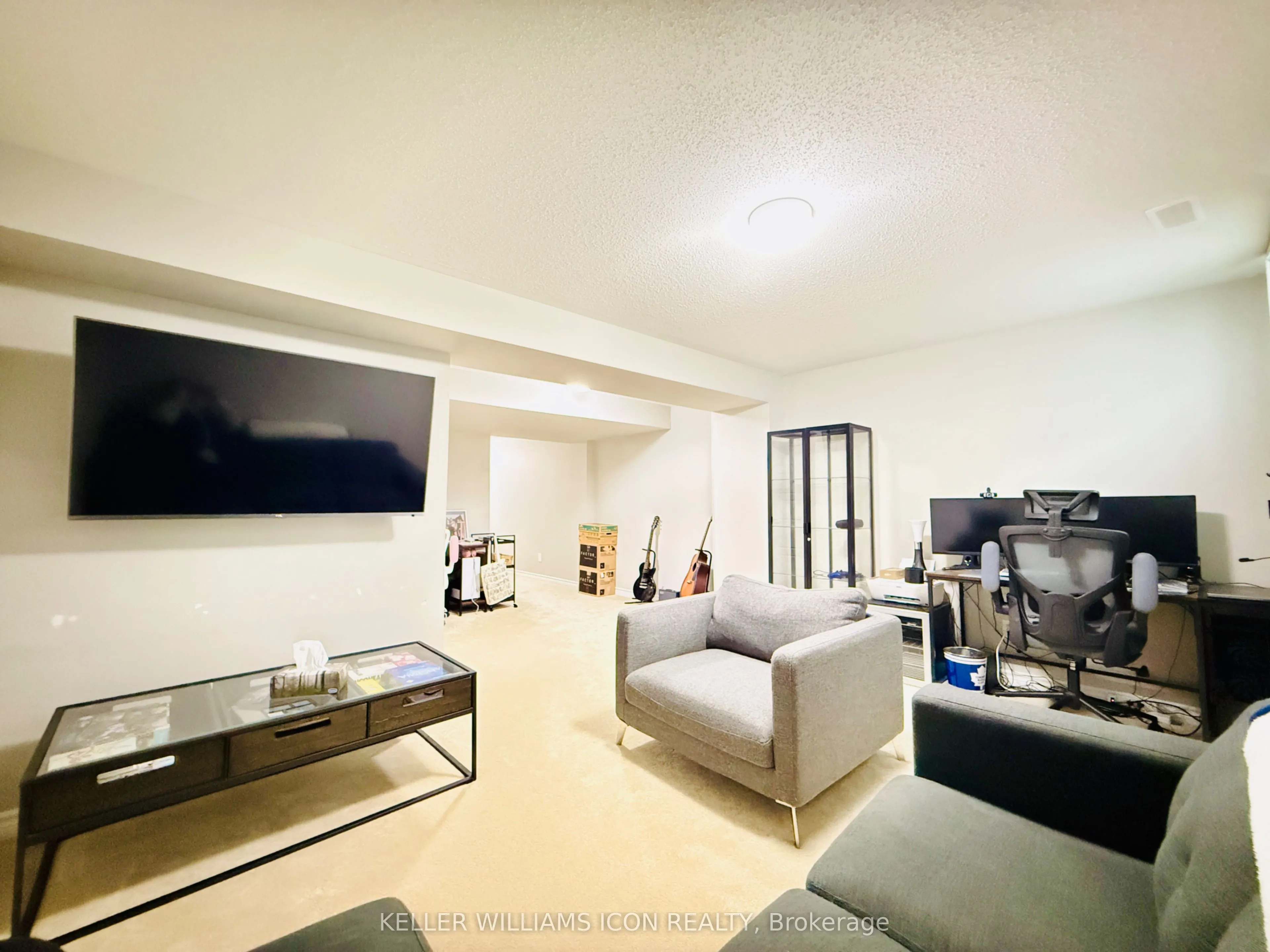 990 Fameflower Street