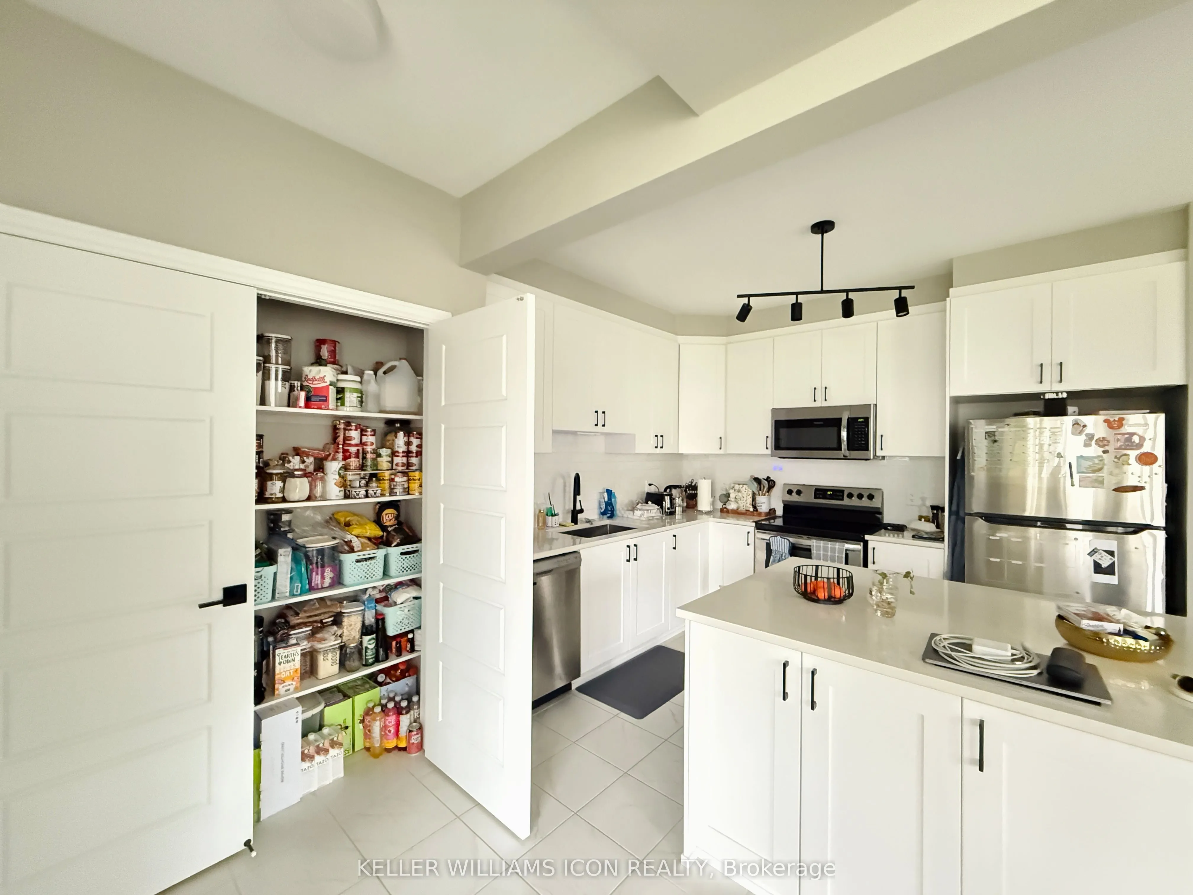 990 Fameflower Street