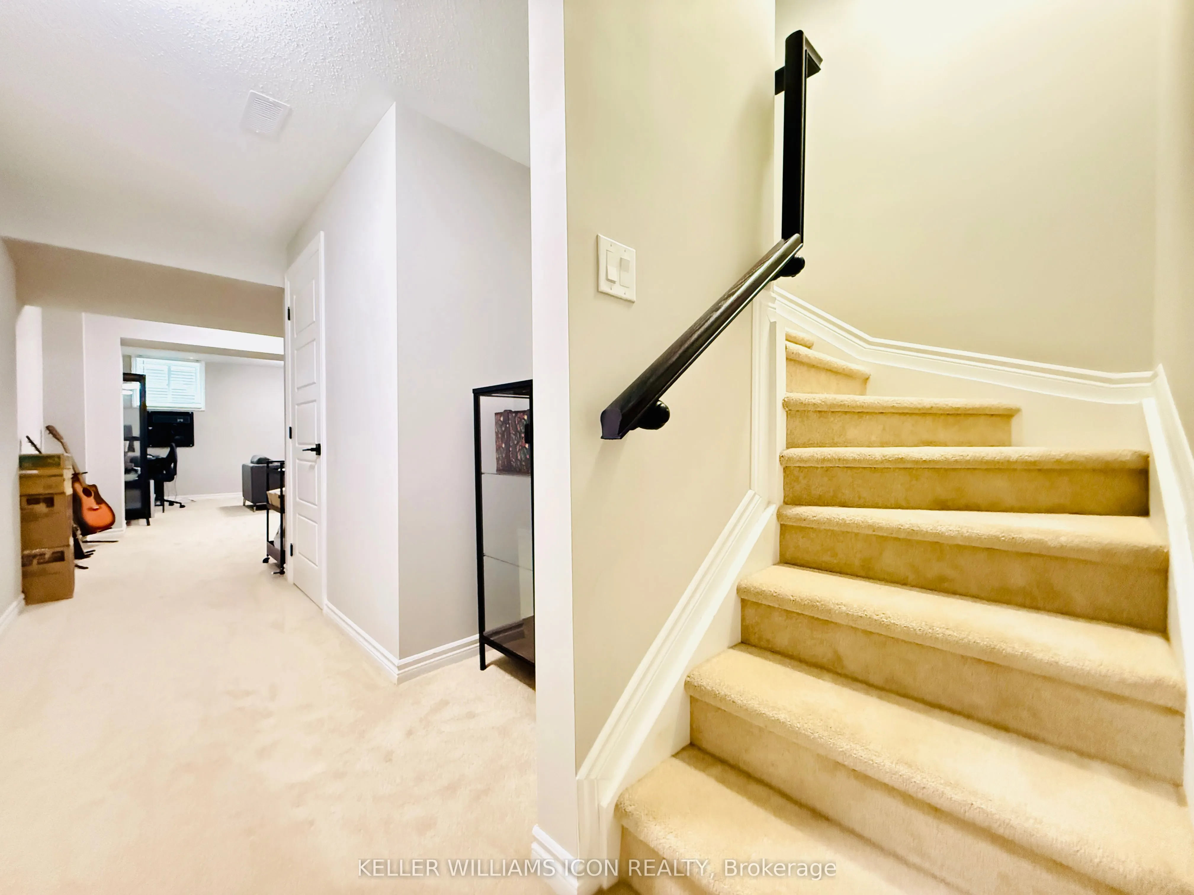 990 Fameflower Street