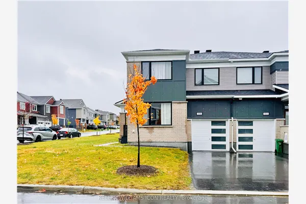 990 Fameflower Street W