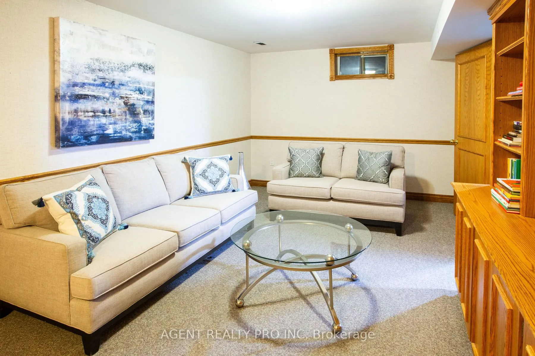 922 Country Club Crescent