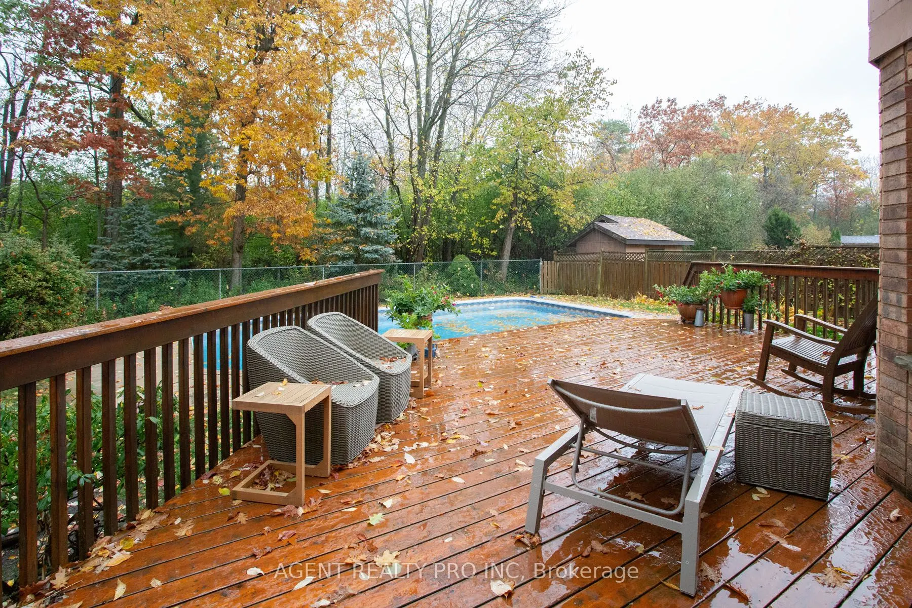 922 Country Club Crescent