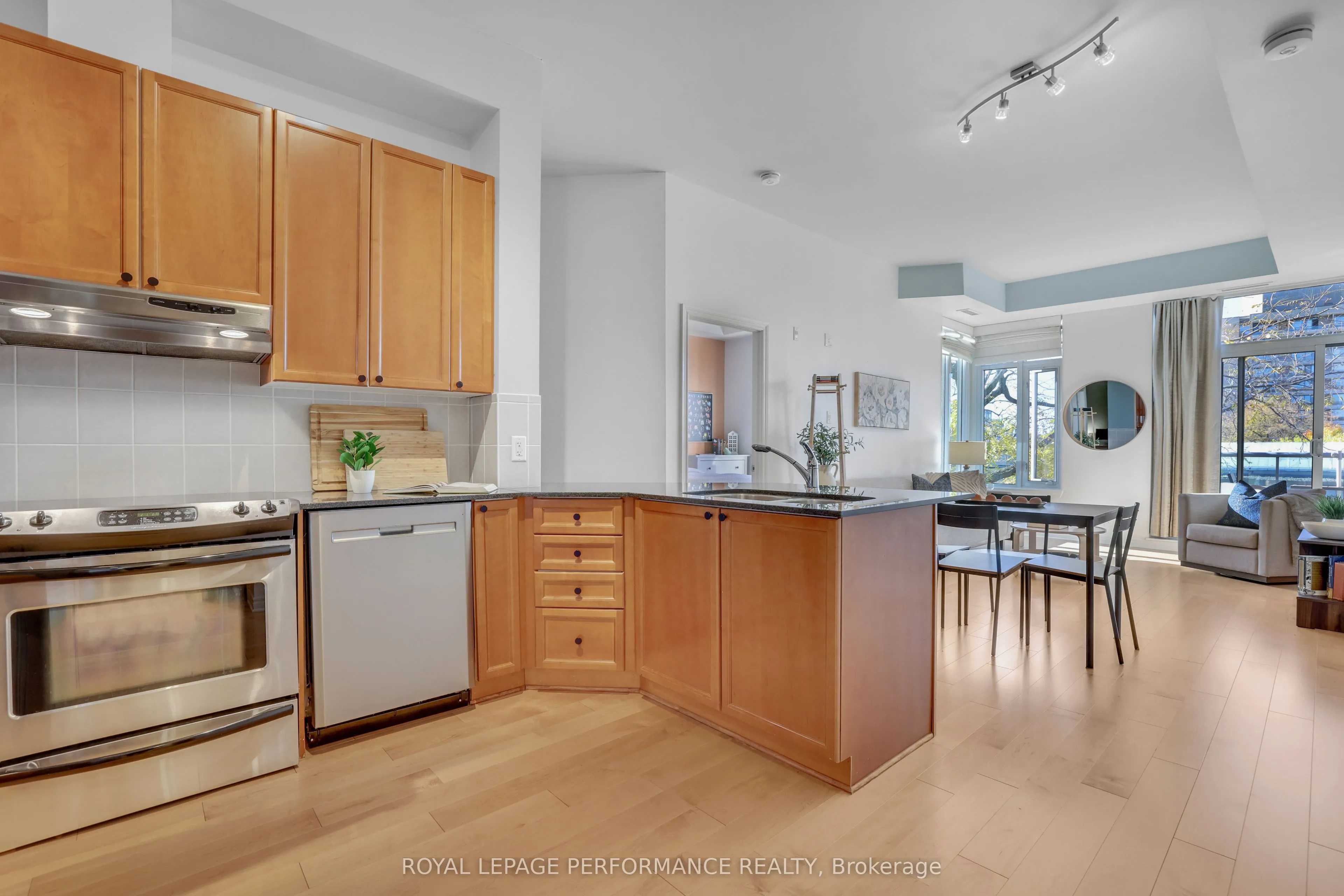 205 Bolton Street, #423