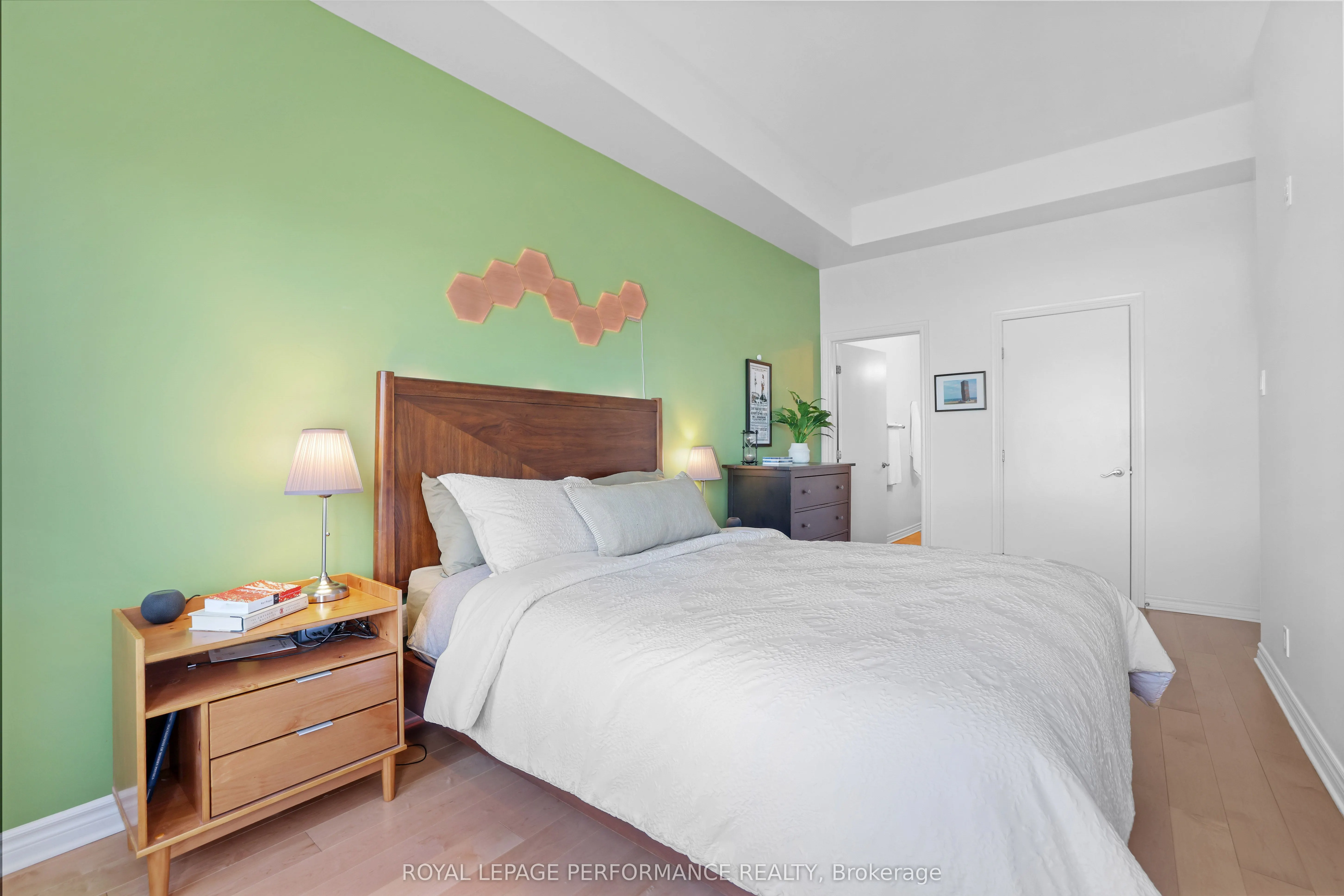 205 Bolton Street, #423