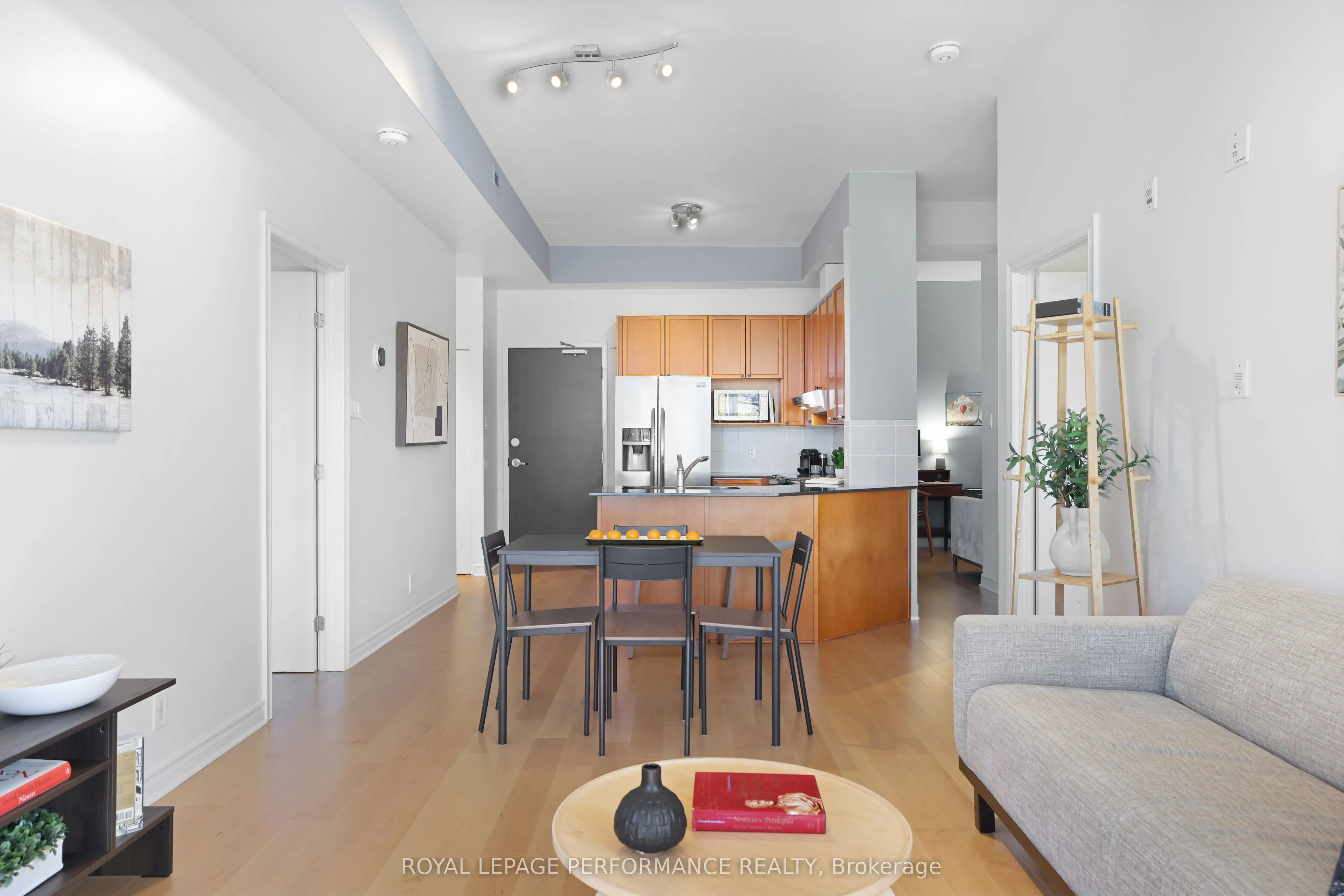 205 Bolton Street, #423