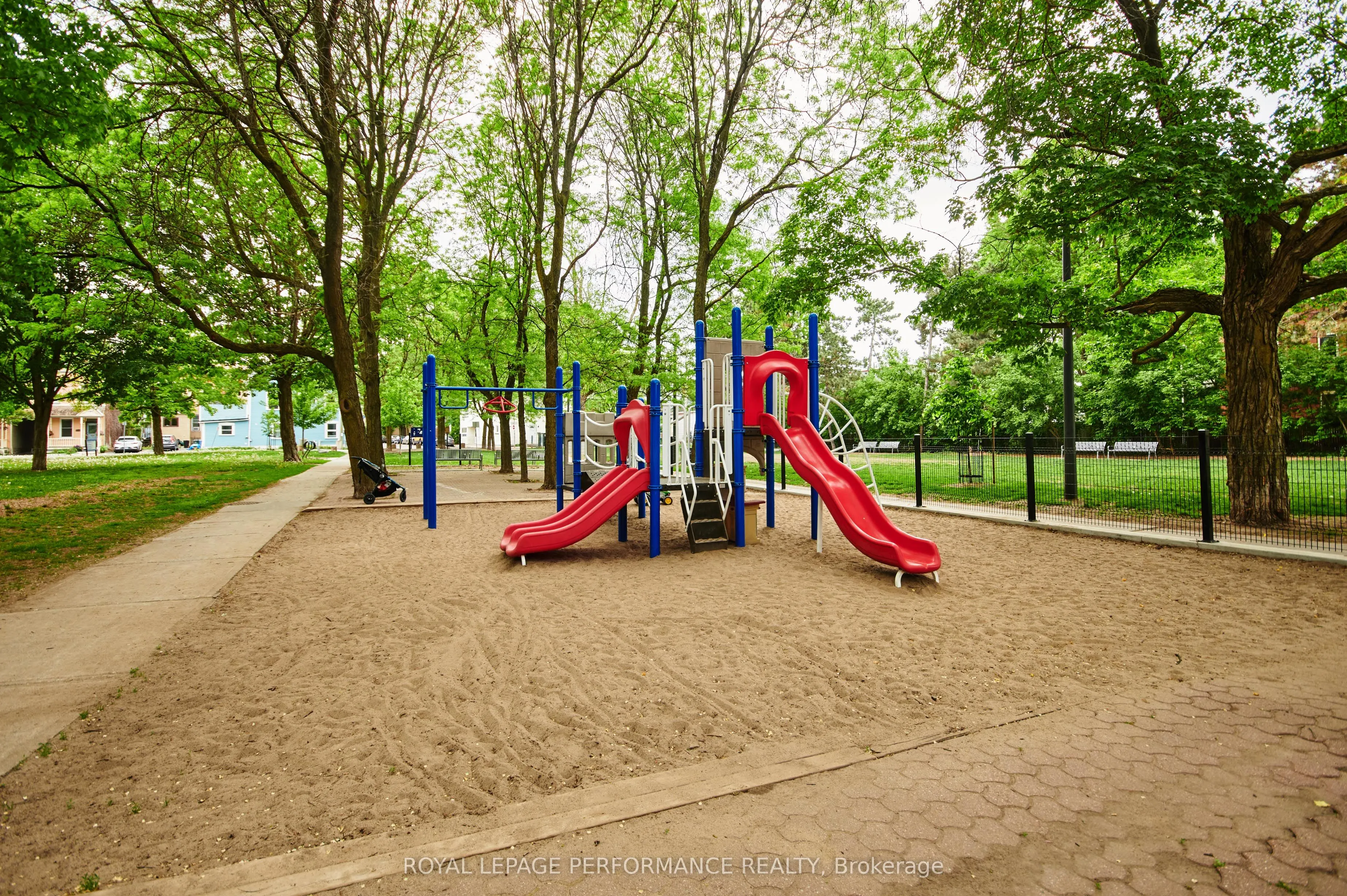 205 Bolton Street, #423