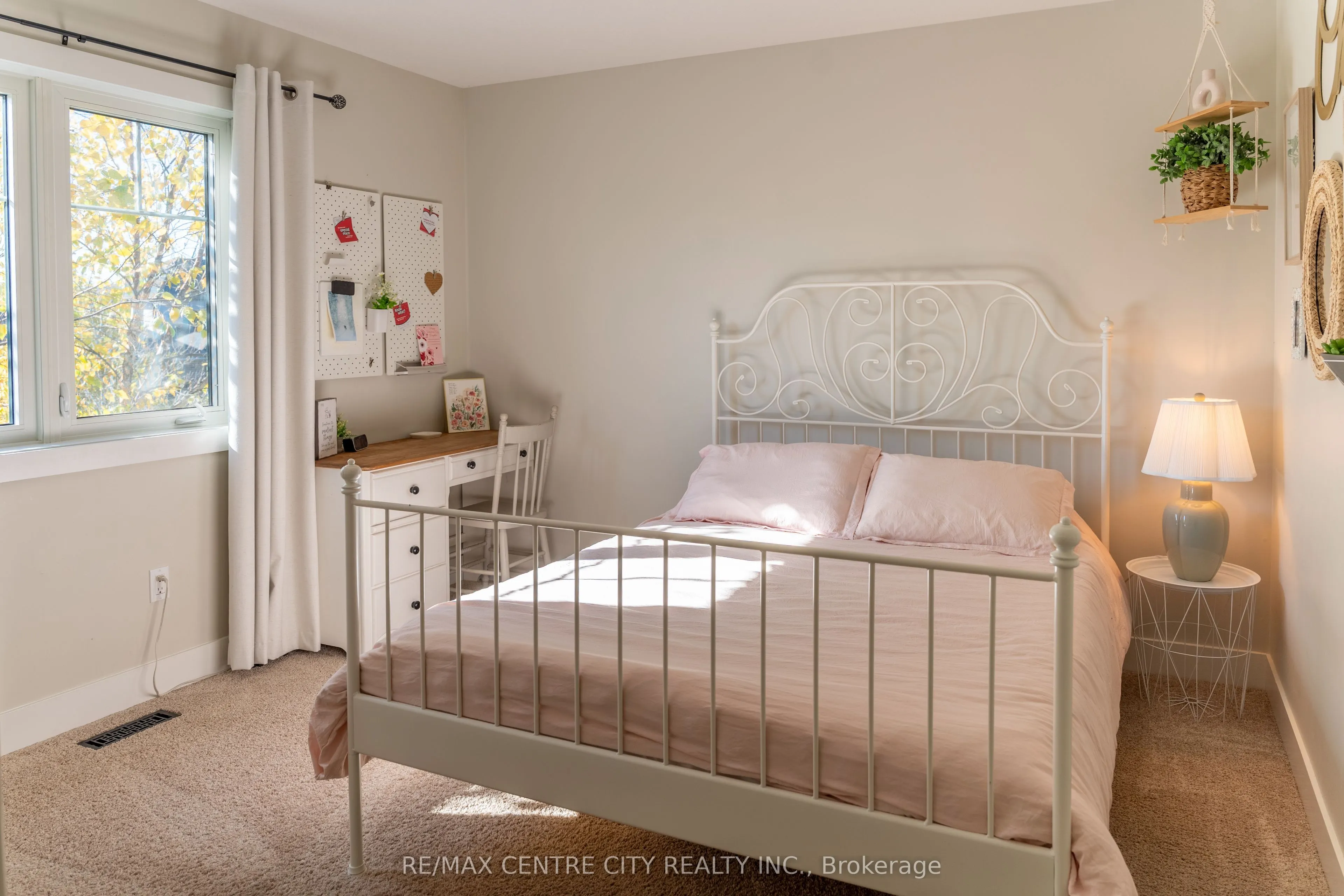 56 Caverhill Crescent