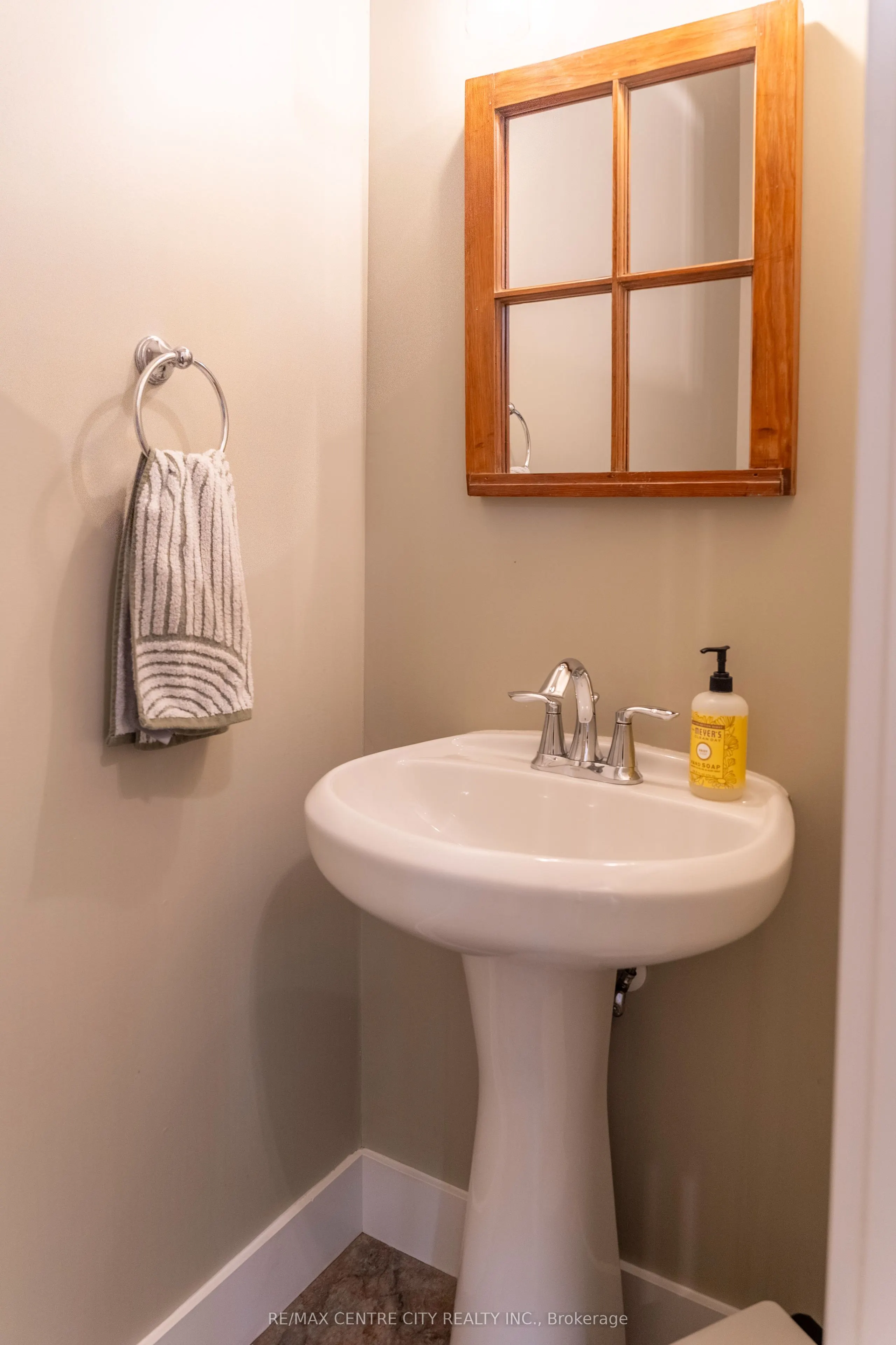 56 Caverhill Crescent