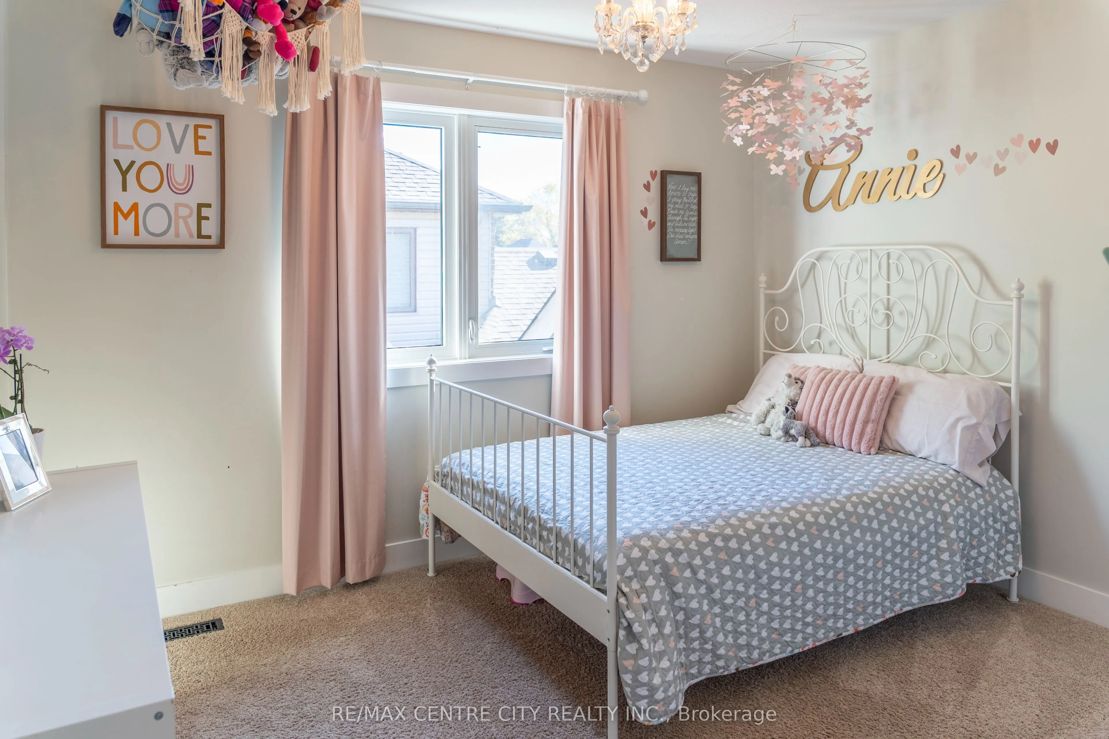 56 Caverhill Crescent