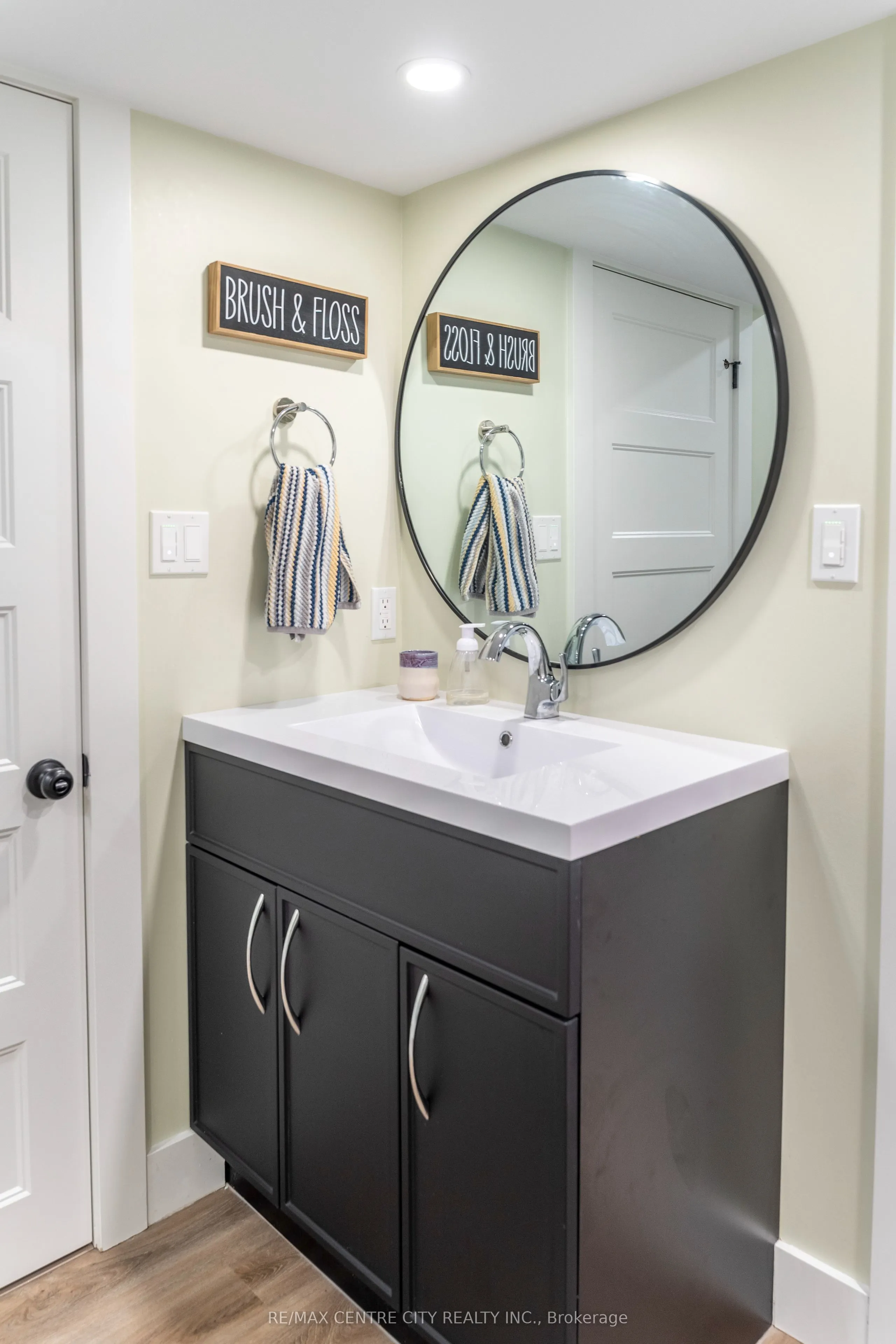 56 Caverhill Crescent