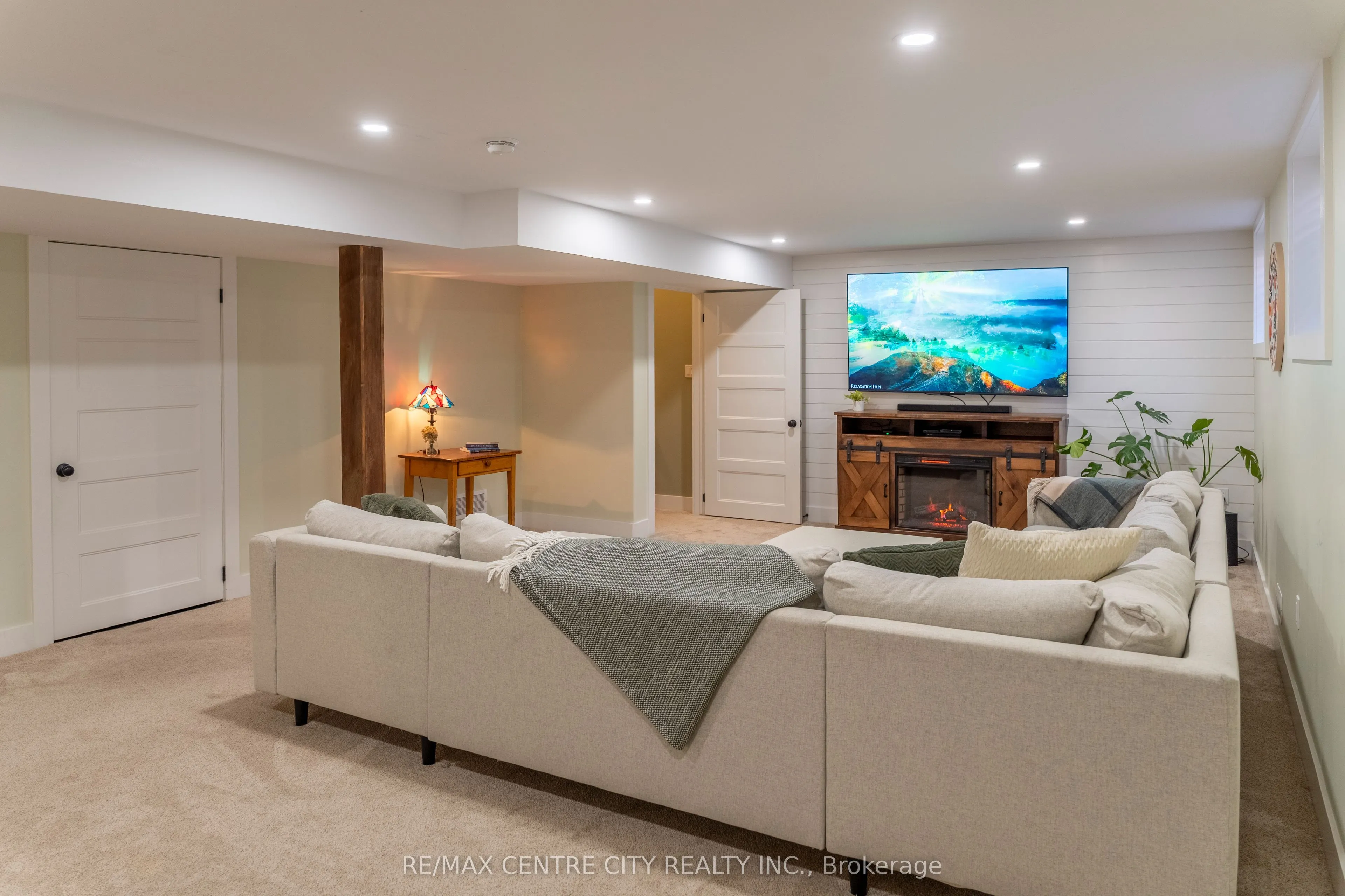 56 Caverhill Crescent