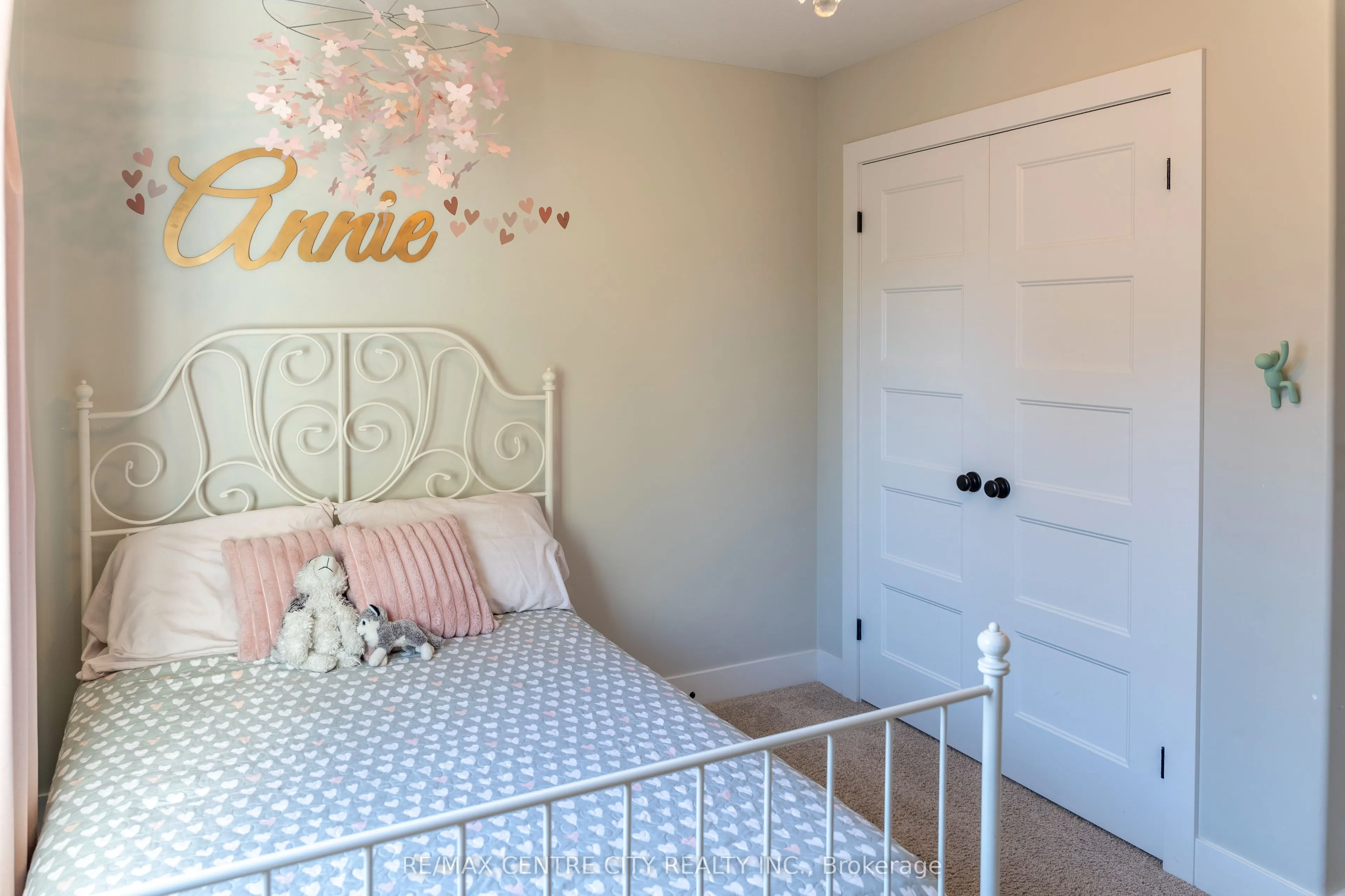 56 Caverhill Crescent