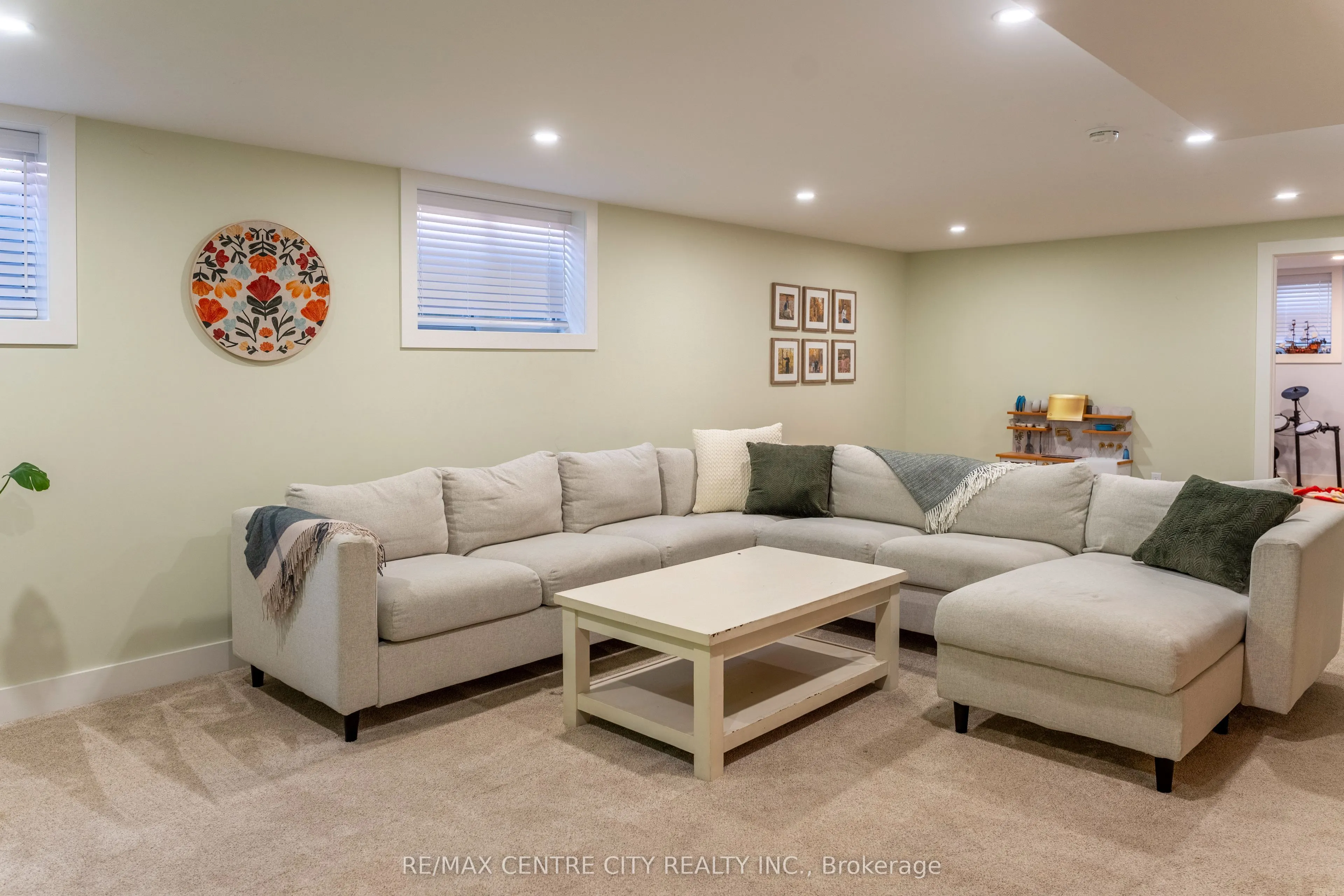 56 Caverhill Crescent