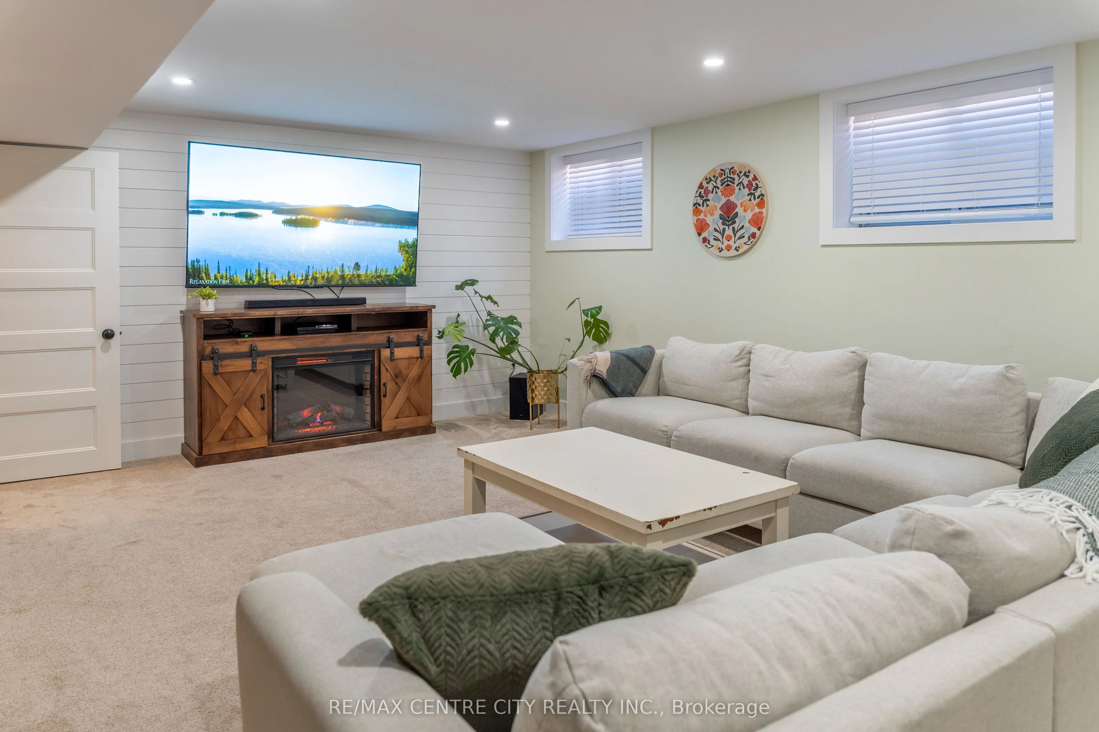 56 Caverhill Crescent