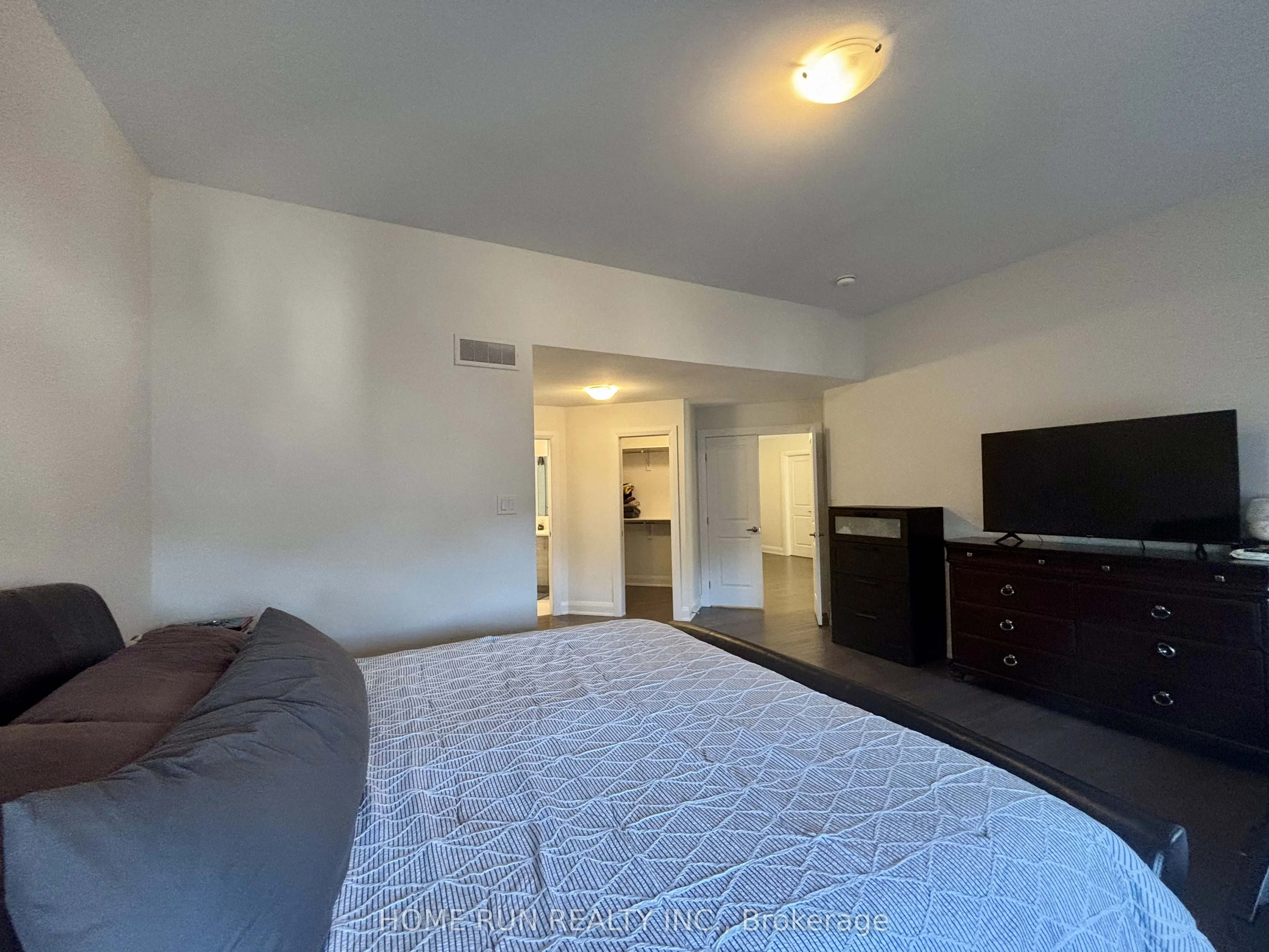 561 Honeylocust Avenue