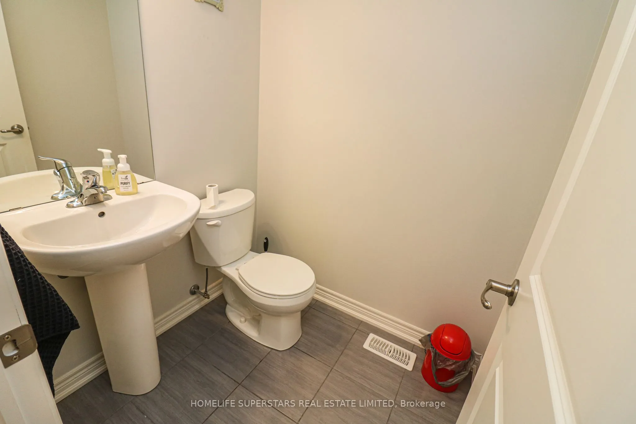 340 PROSPECT POINT Road N, #12