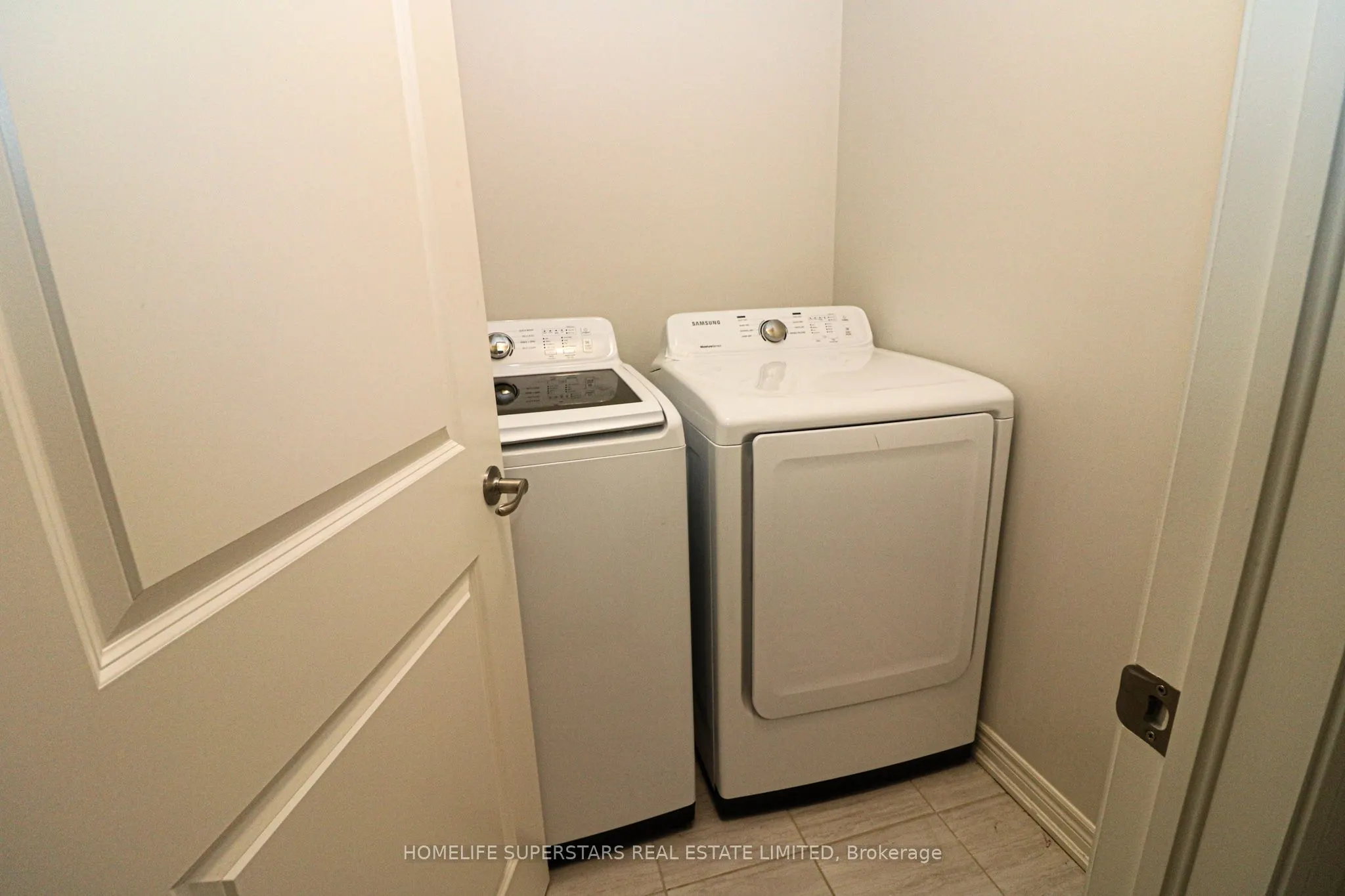 340 PROSPECT POINT Road N, #12