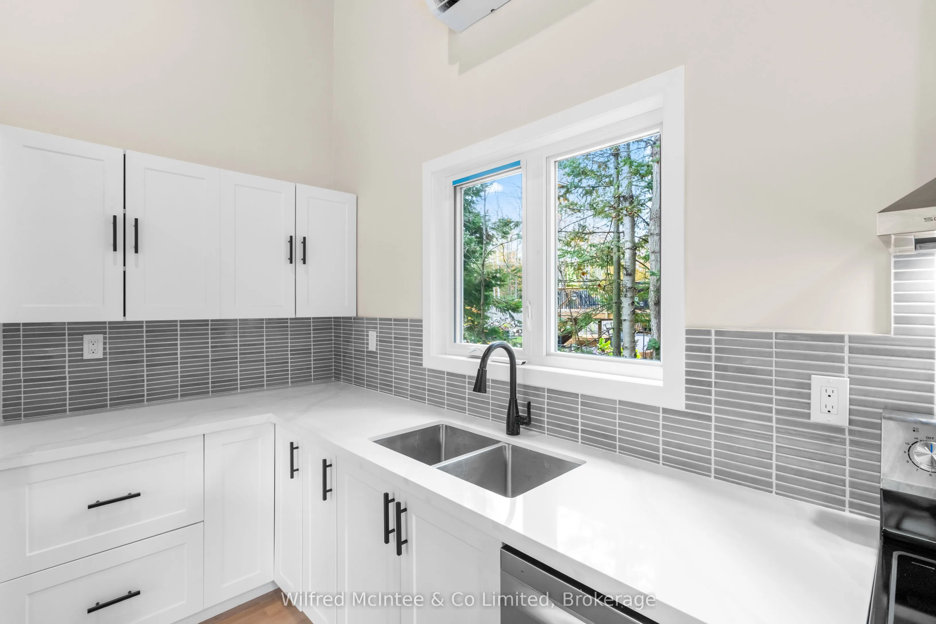 40 Rolling Hills Drive