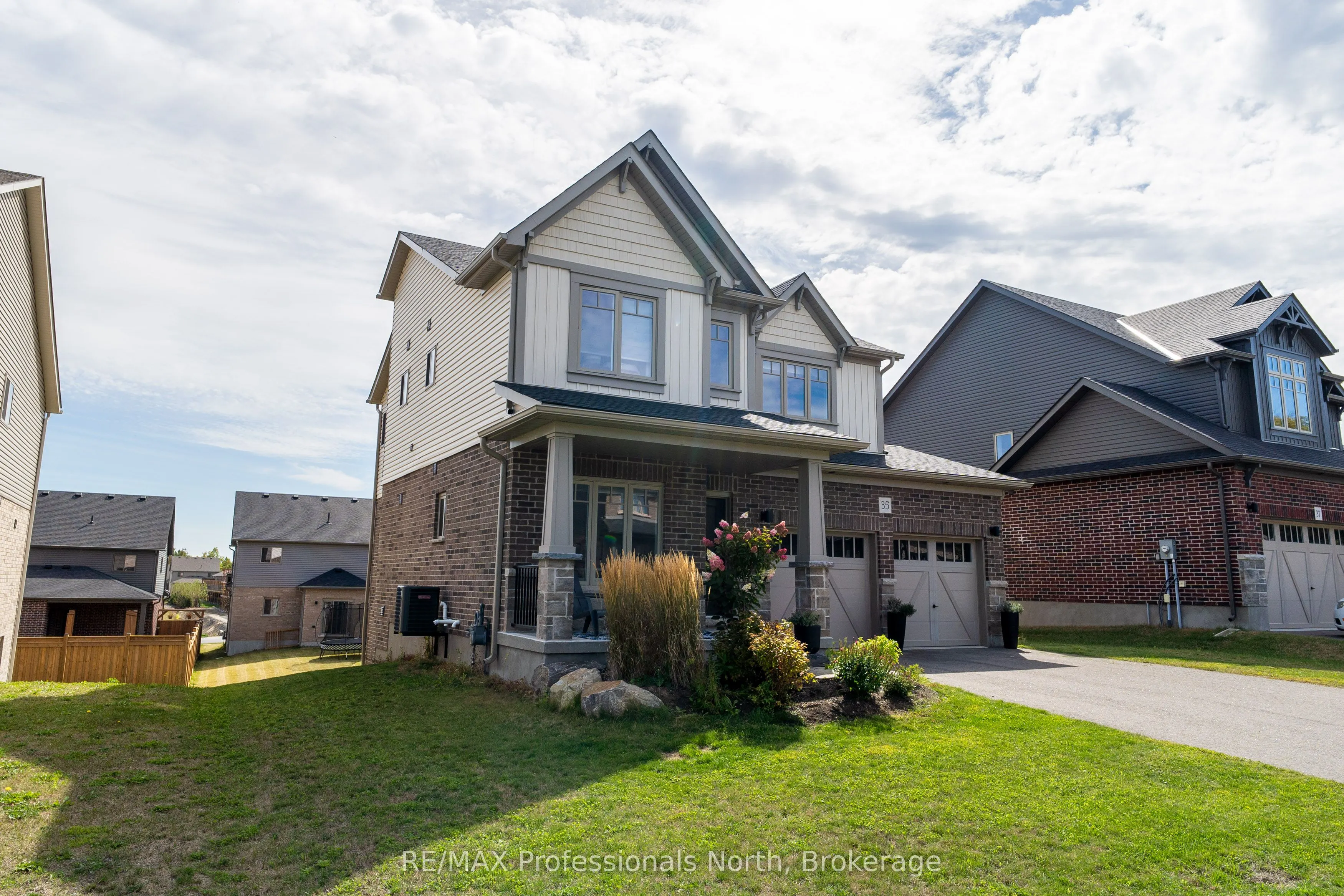 35 Woodstream Drive