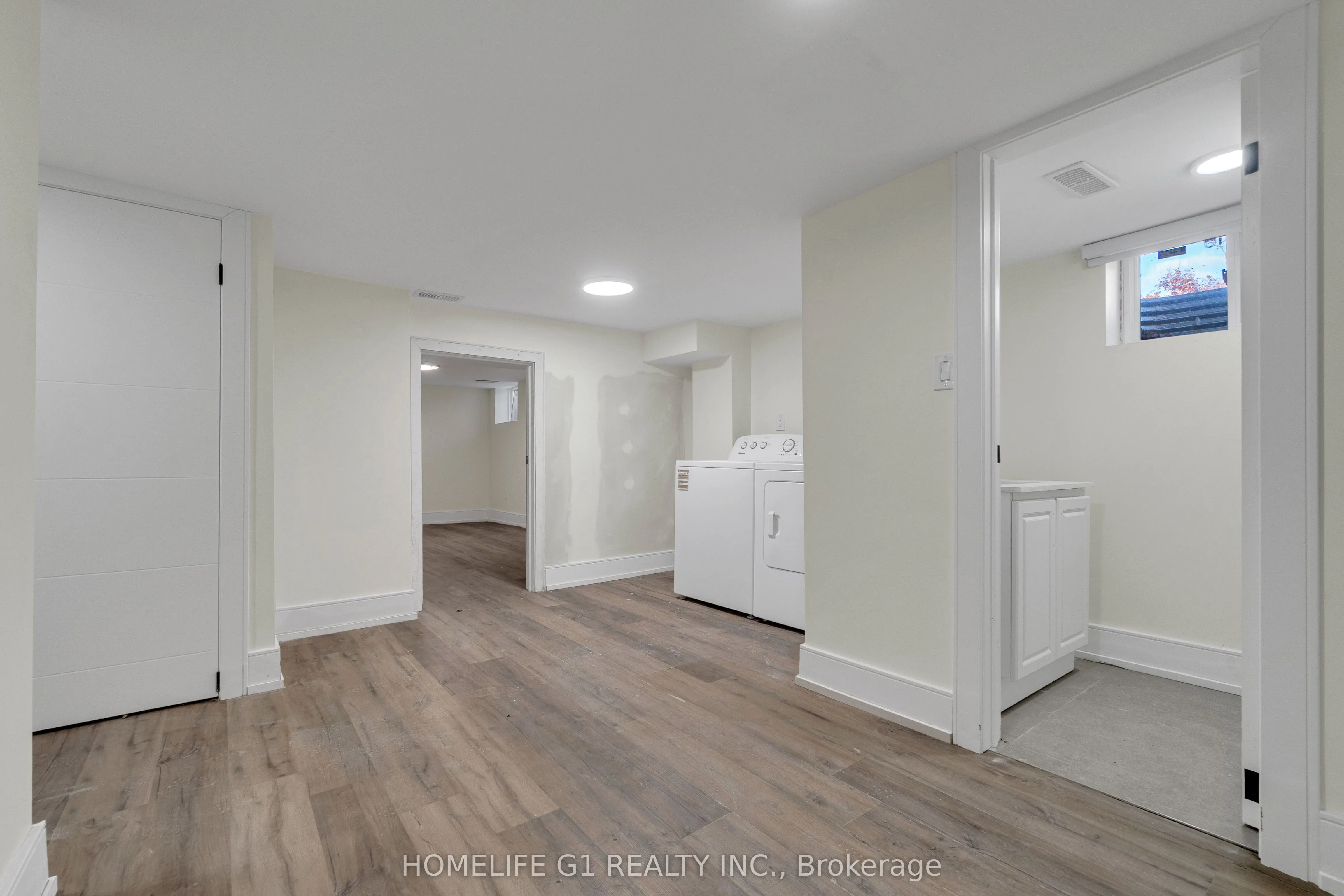 241 Charles Street W