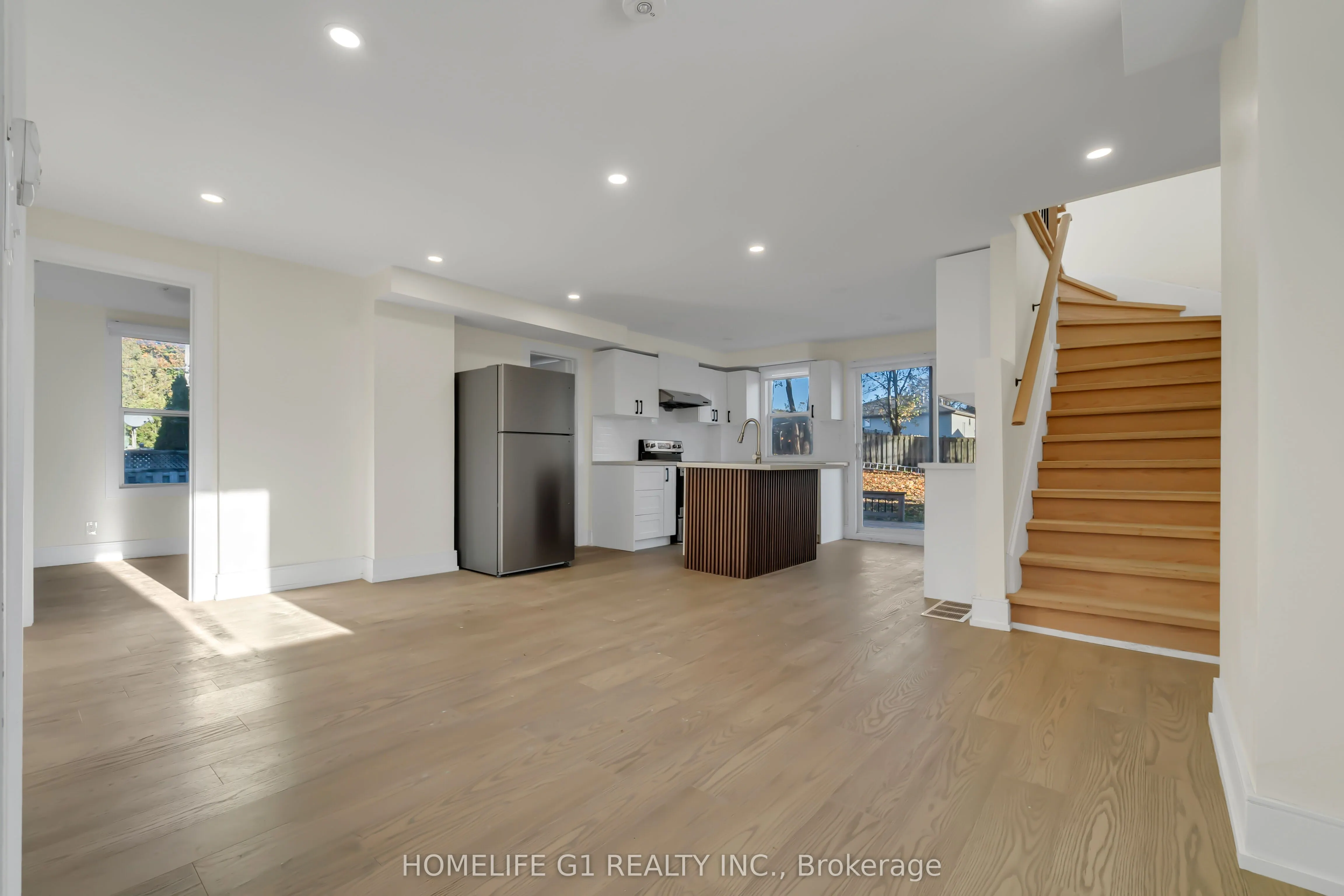 241 Charles Street W