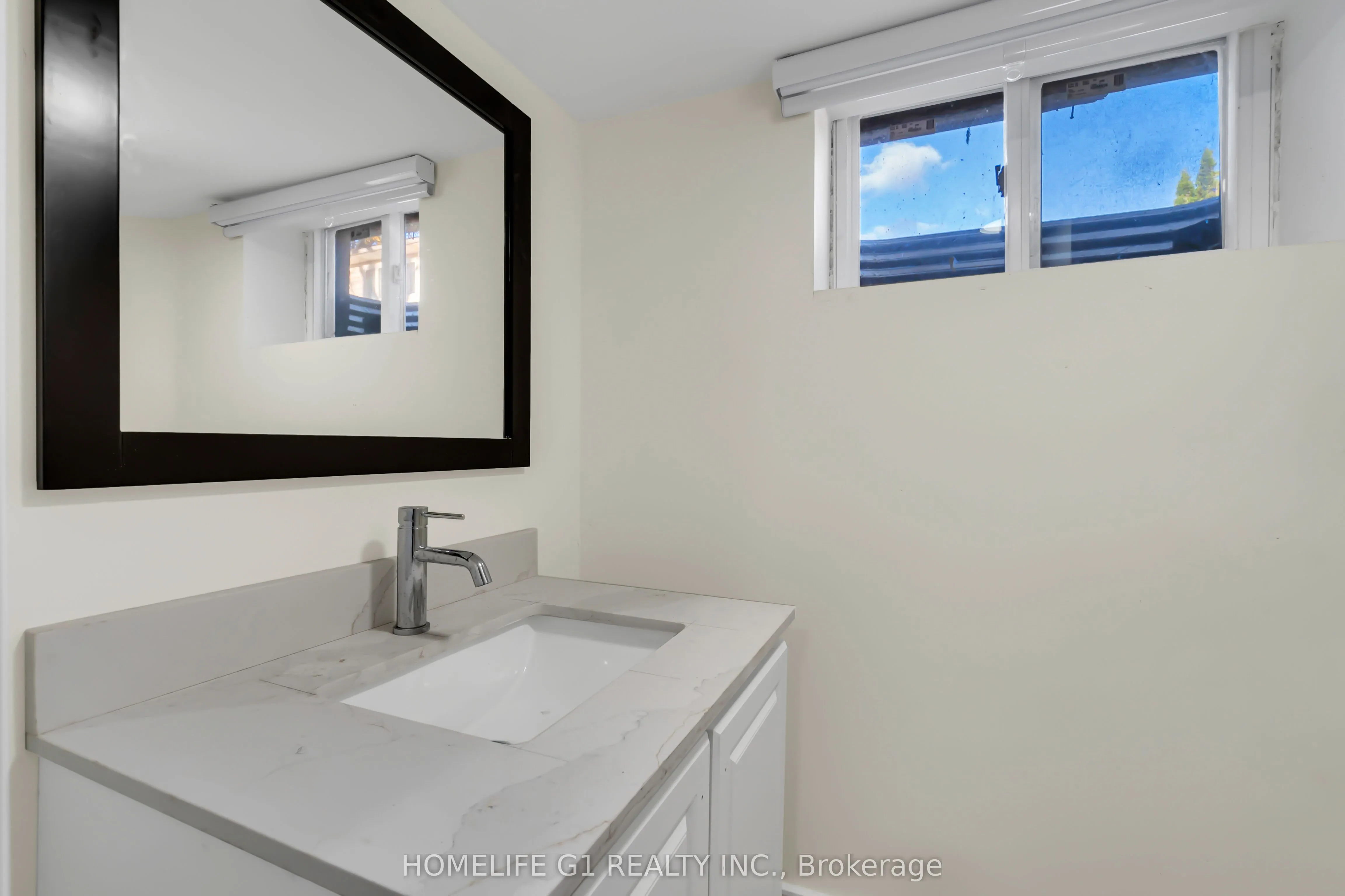 241 Charles Street W