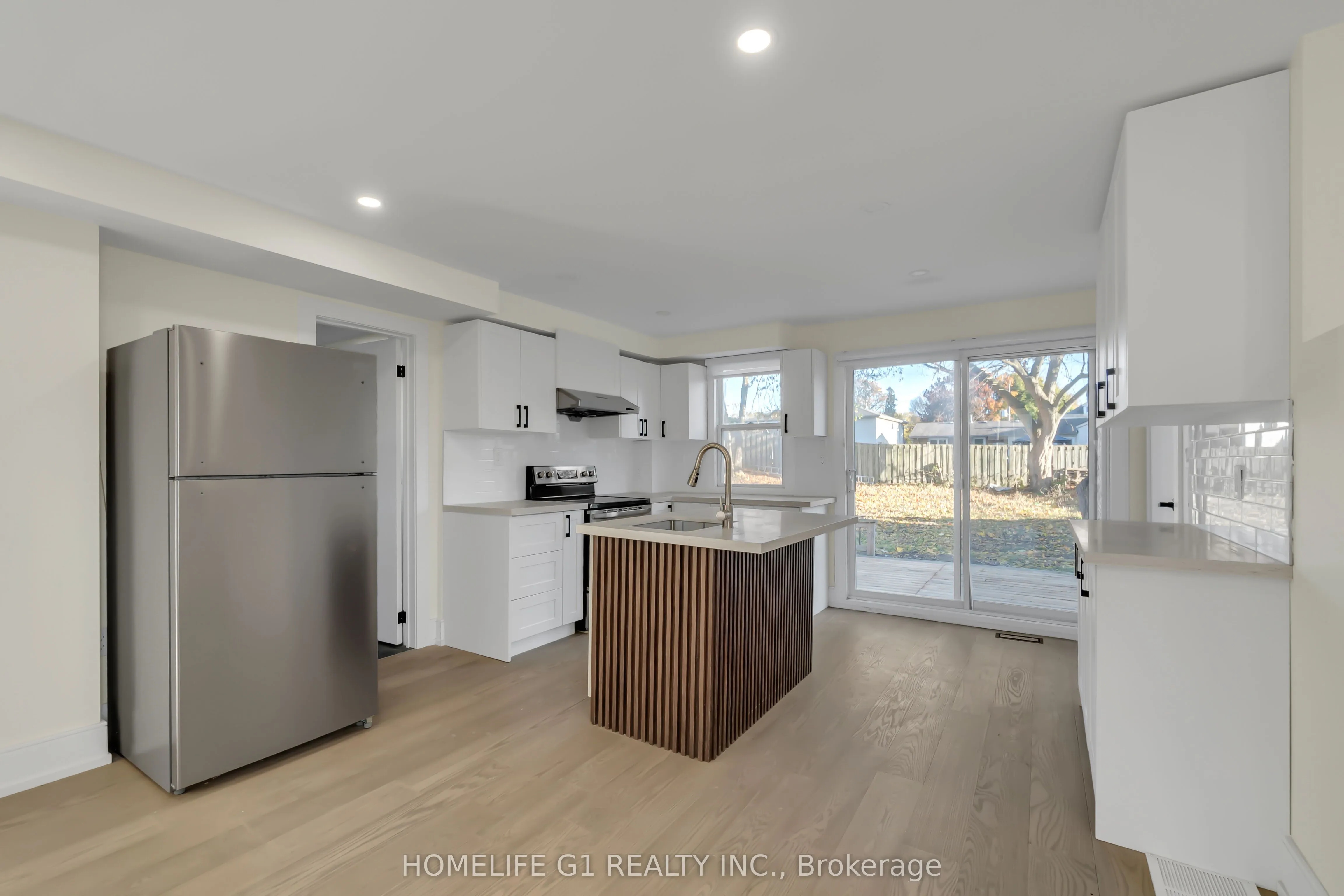 241 Charles Street W