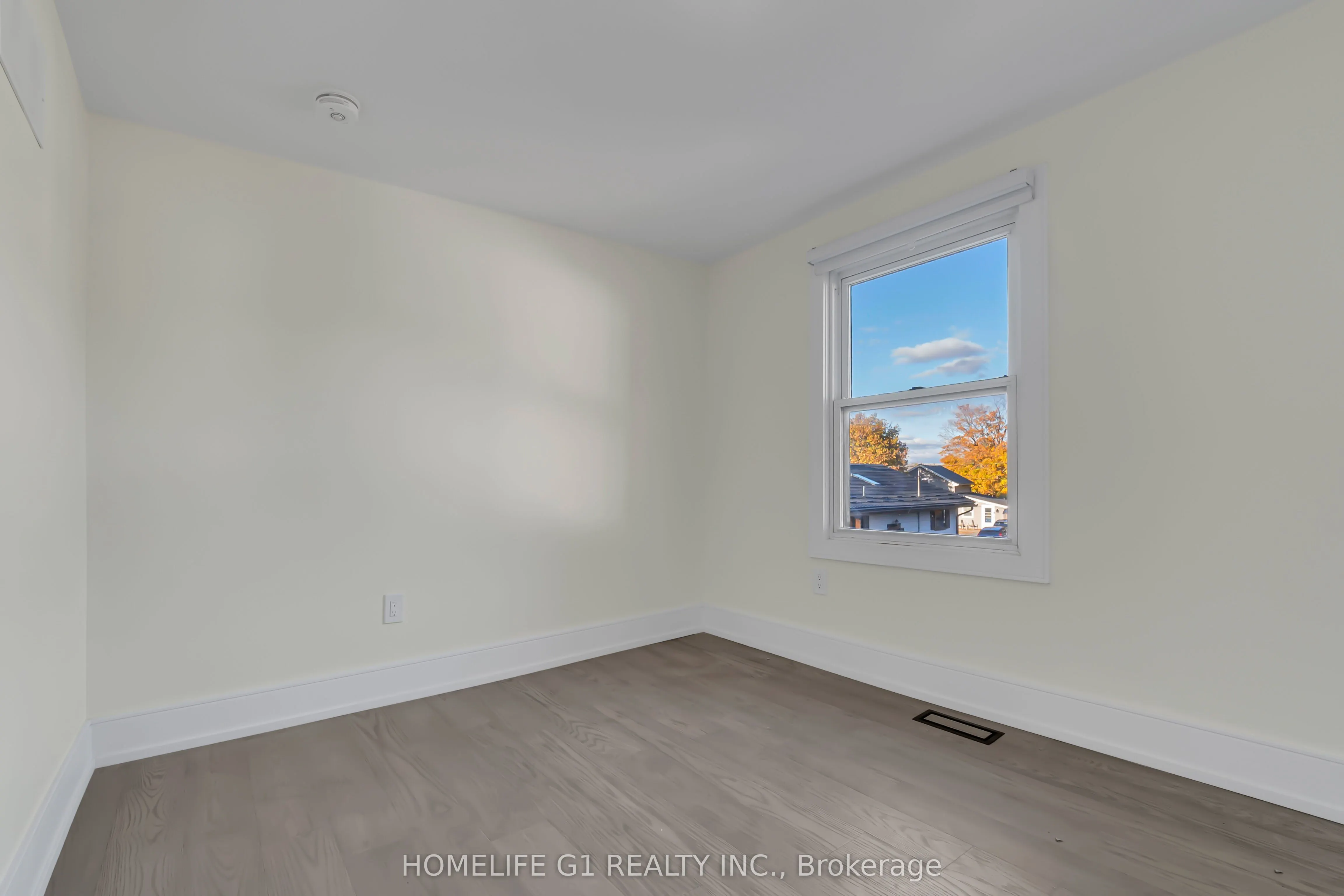 241 Charles Street W