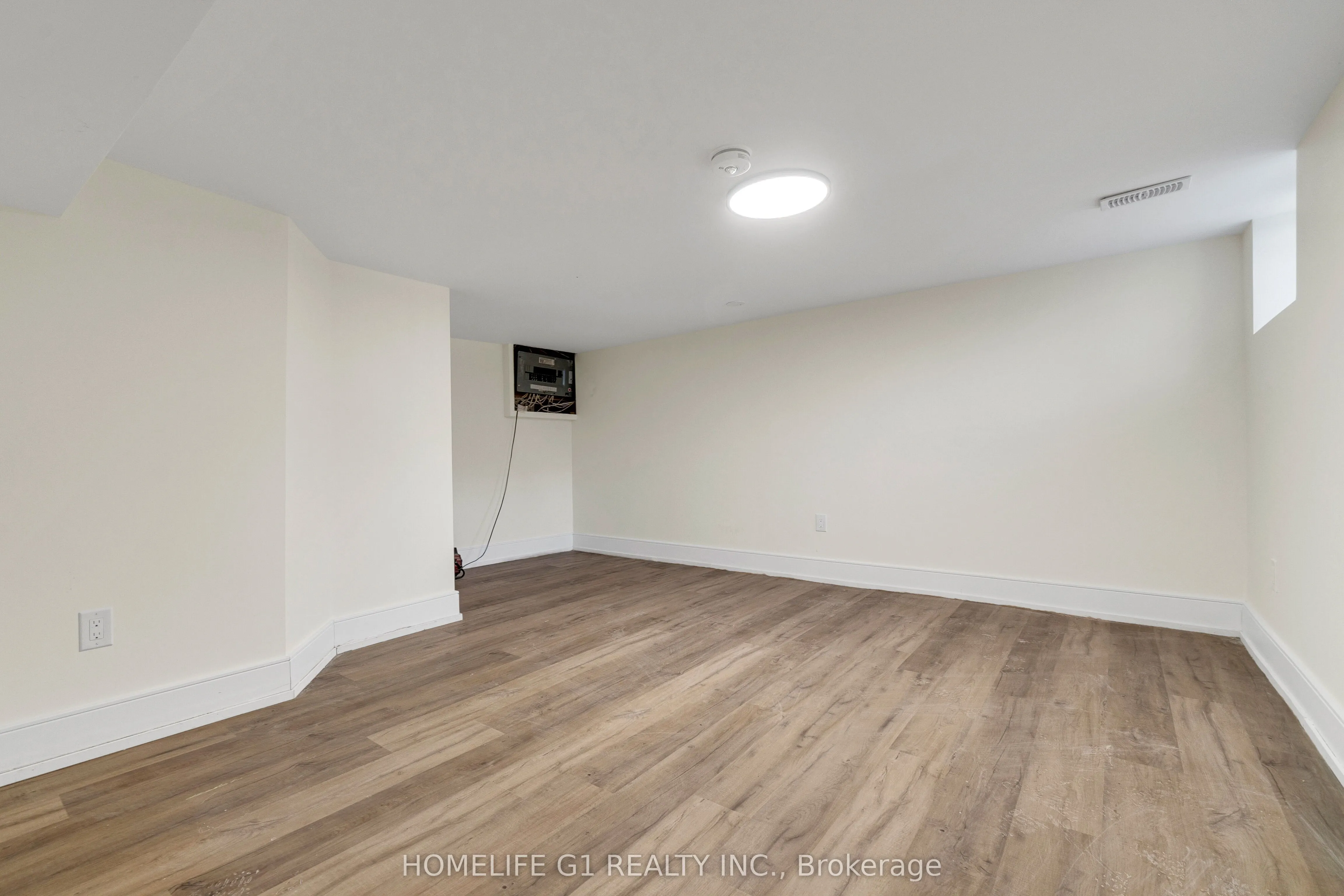 241 Charles Street W