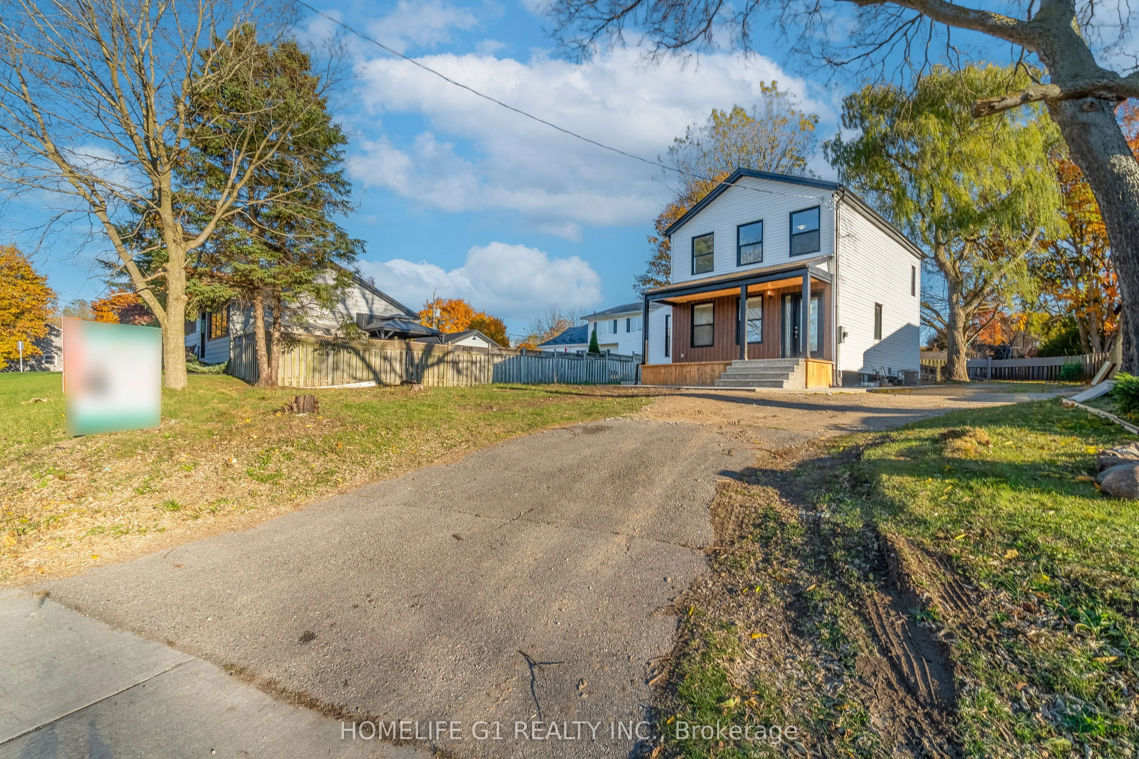 241 Charles Street W