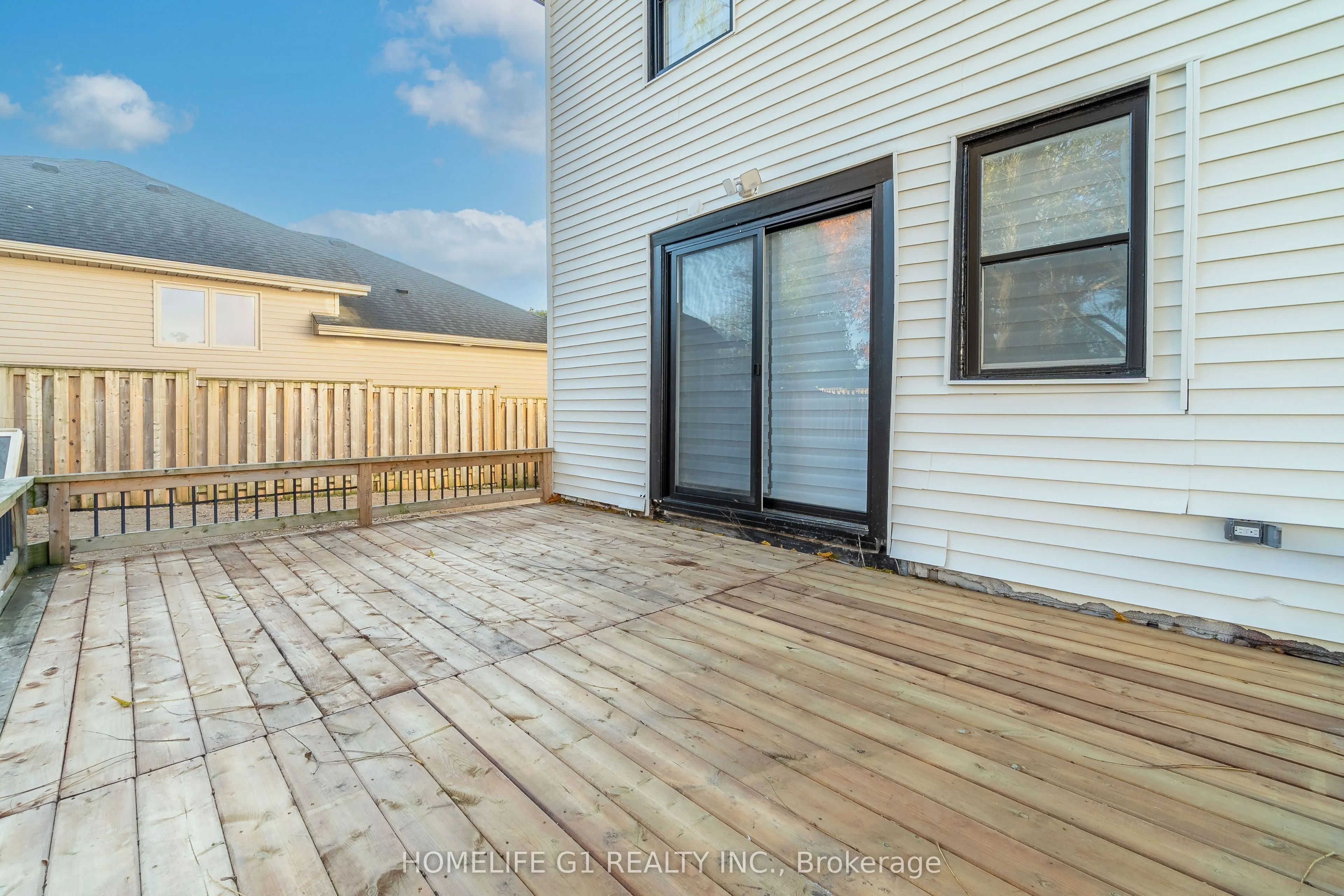 241 Charles Street W