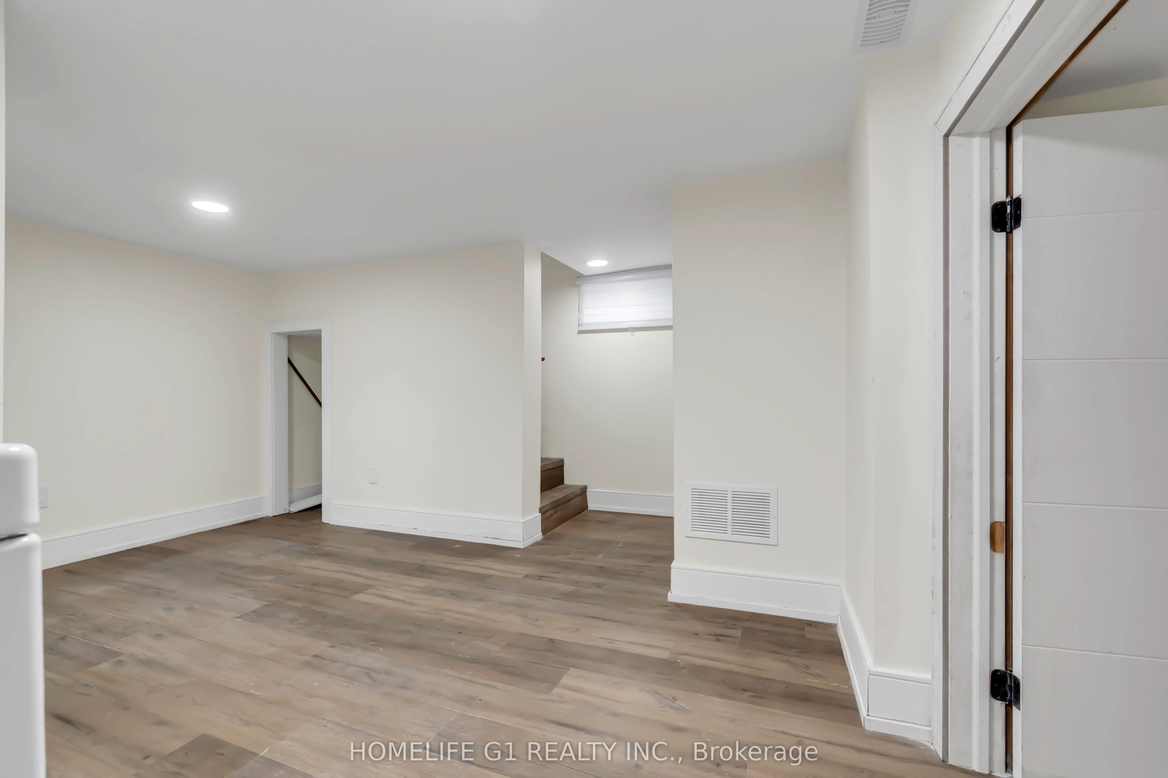 241 Charles Street W