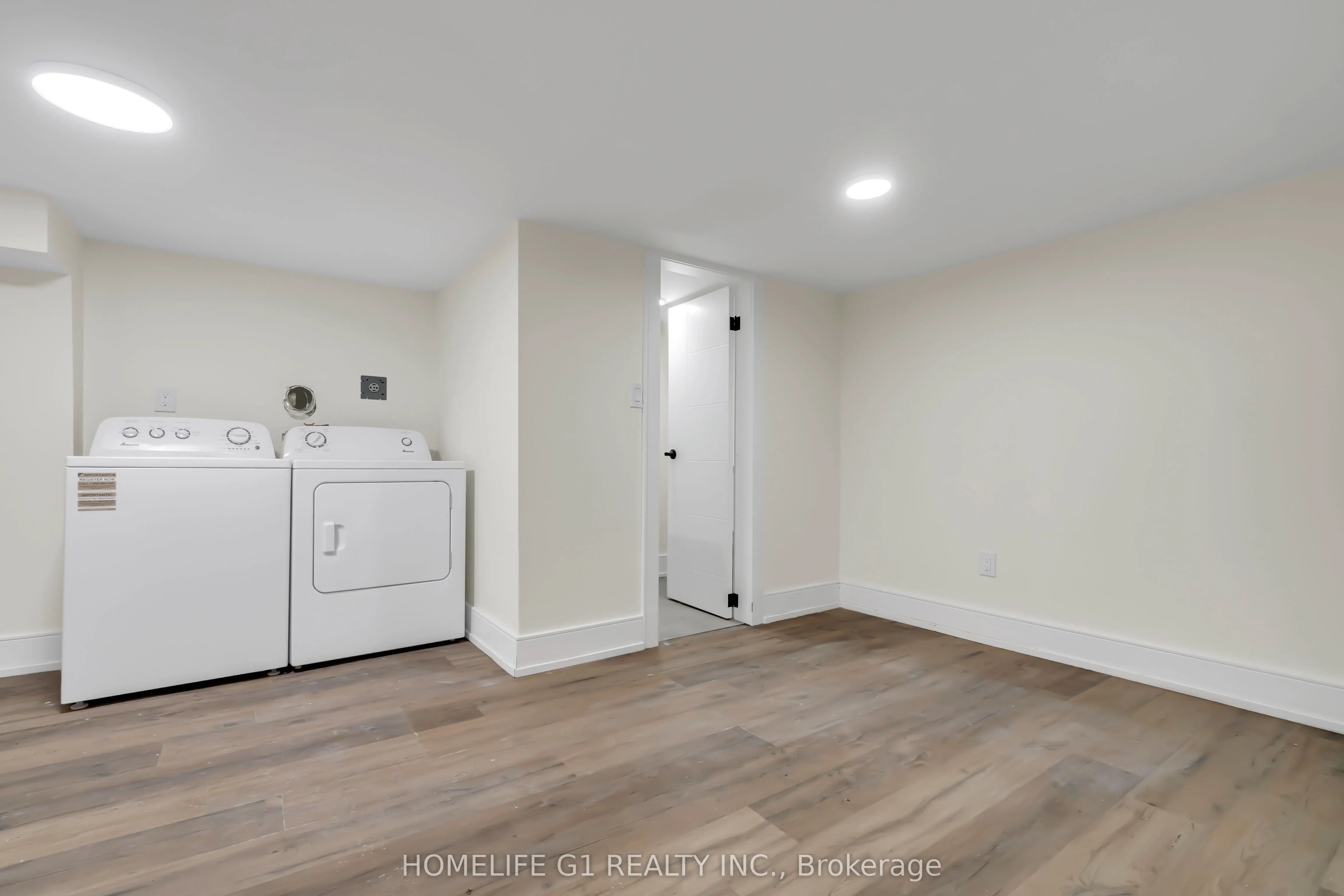 241 Charles Street W