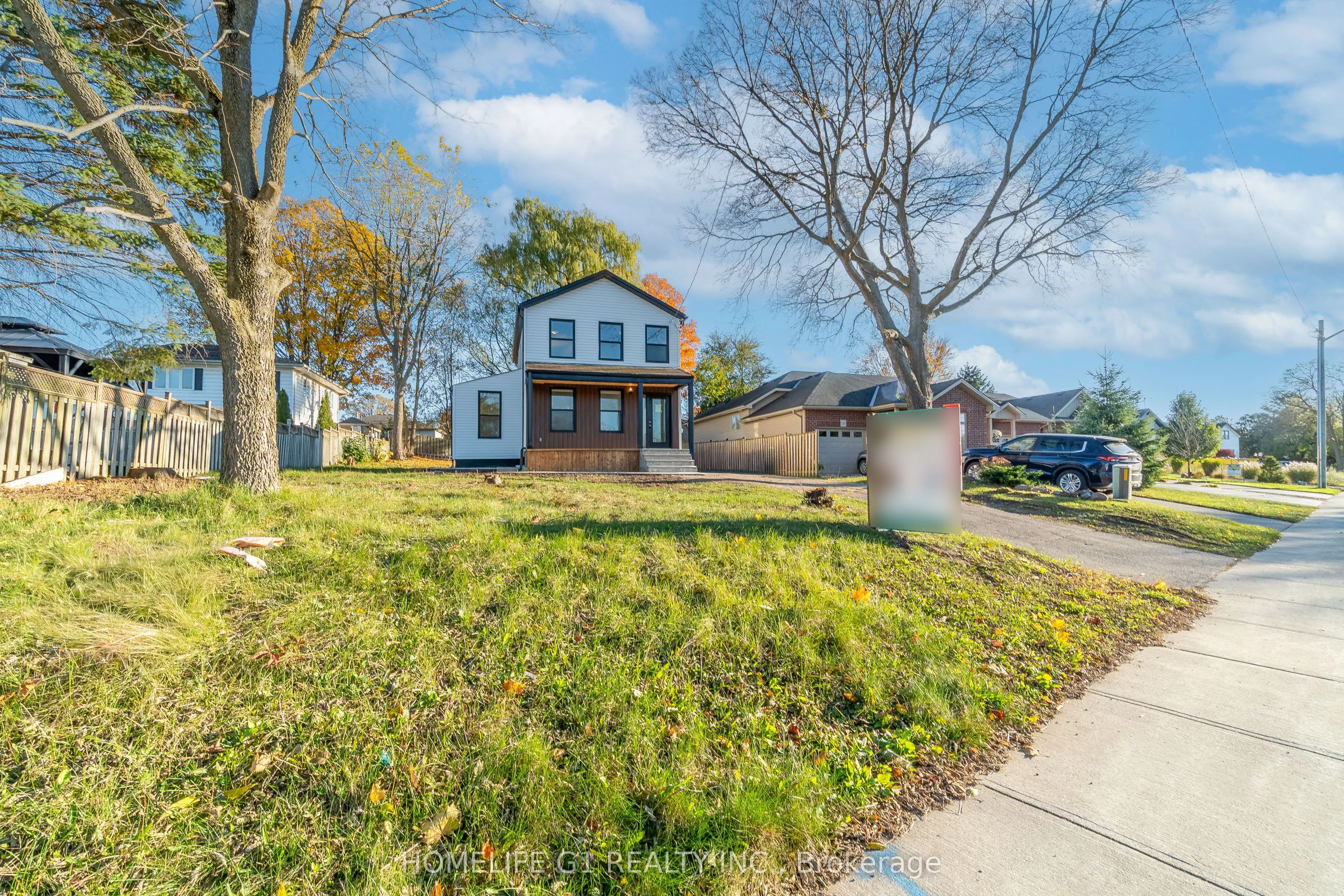 241 Charles Street W