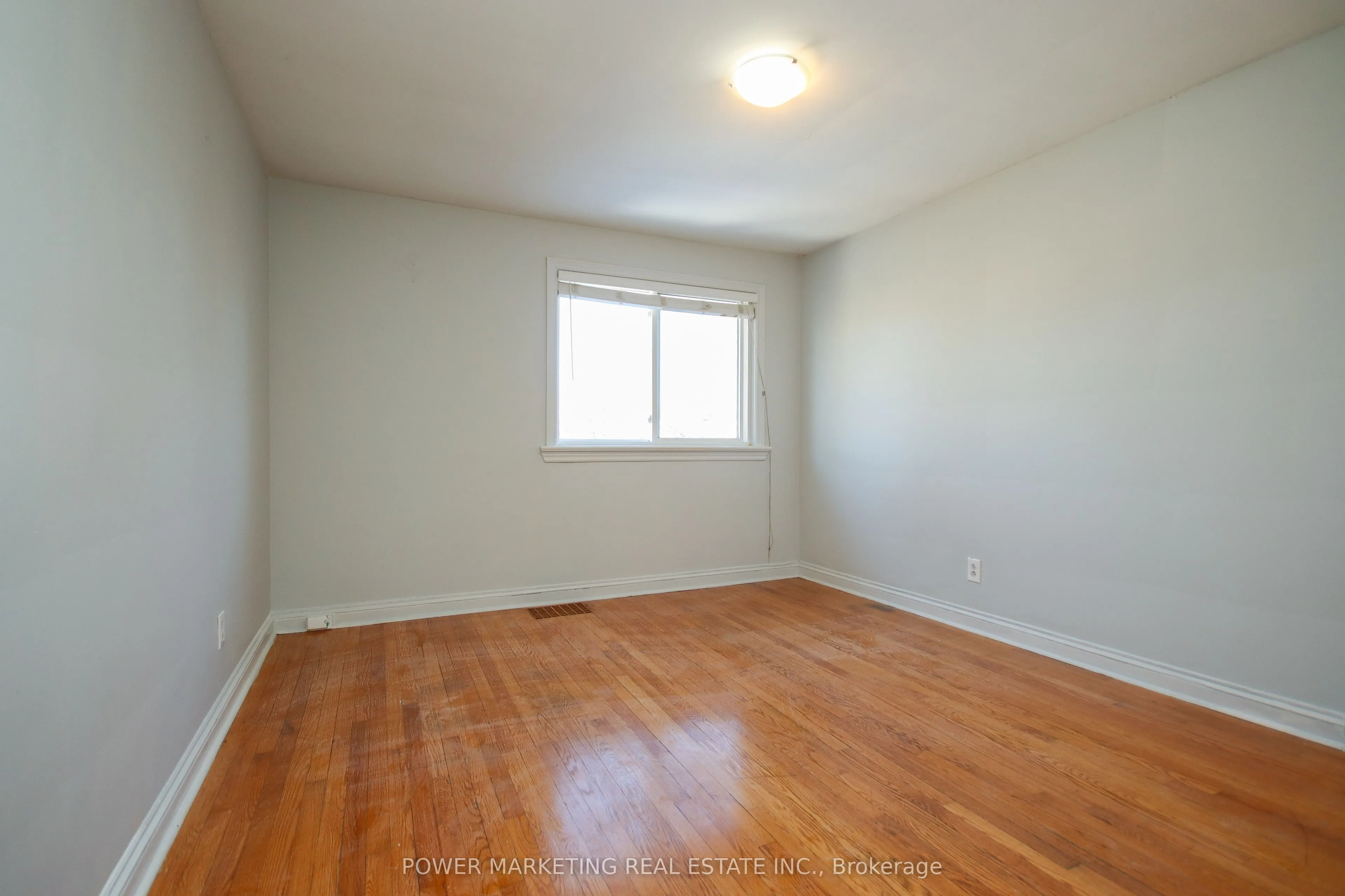 679 ROOSEVELT Avenue, #3