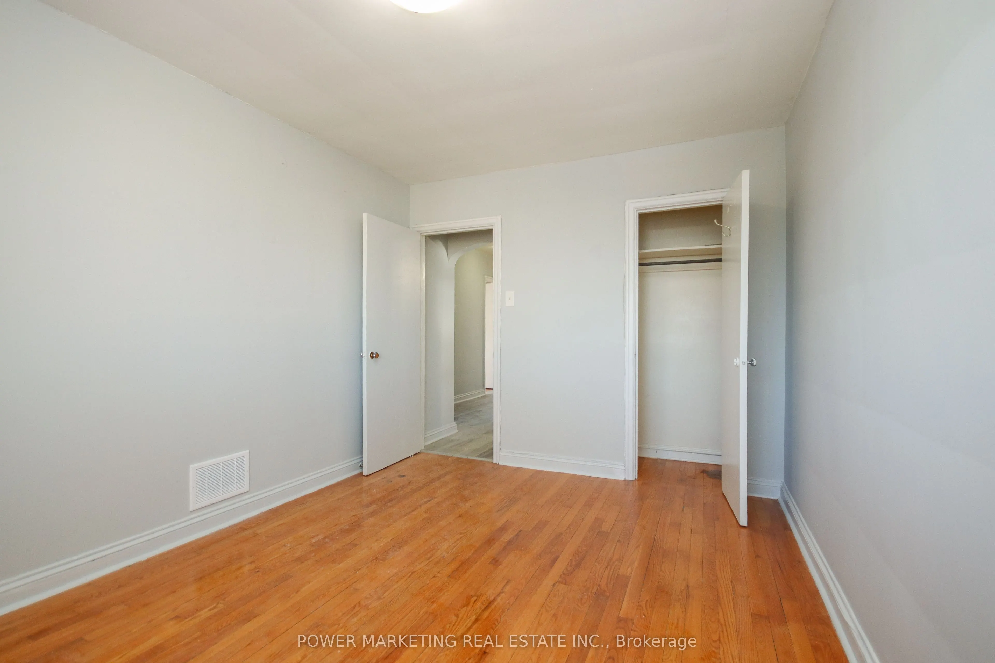 679 ROOSEVELT Avenue, #3