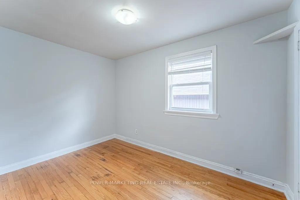 679 ROOSEVELT Avenue, #3