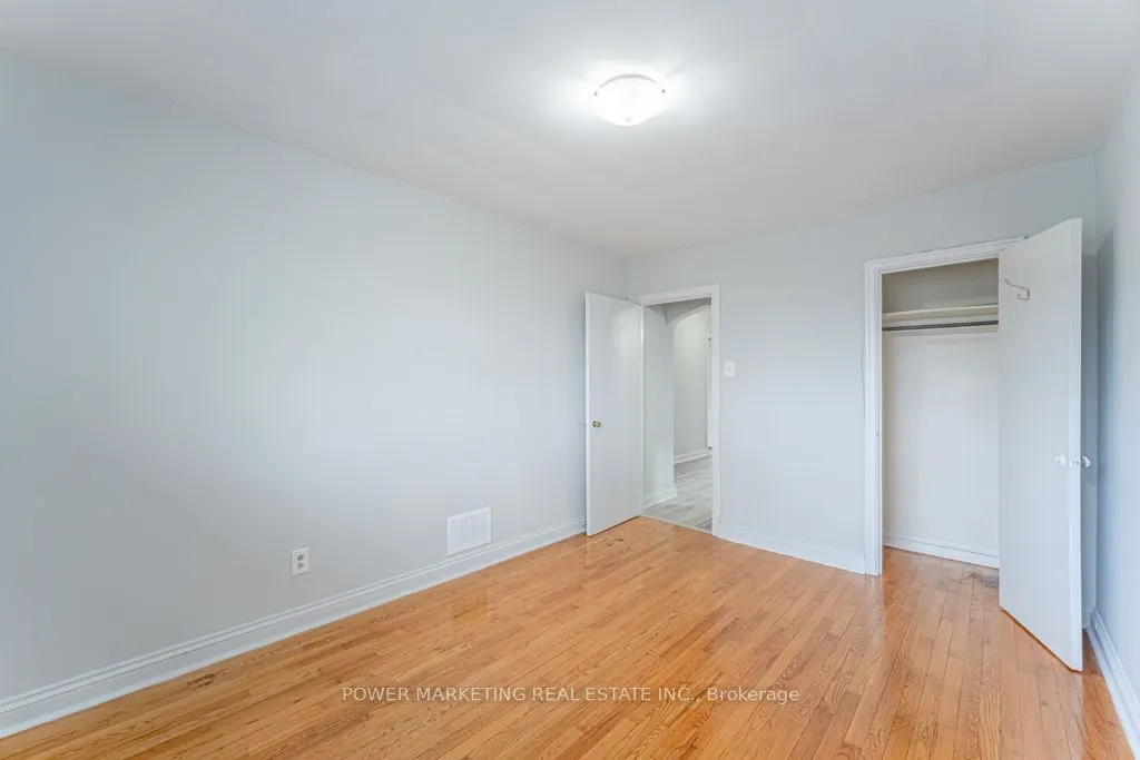 679 ROOSEVELT Avenue, #3