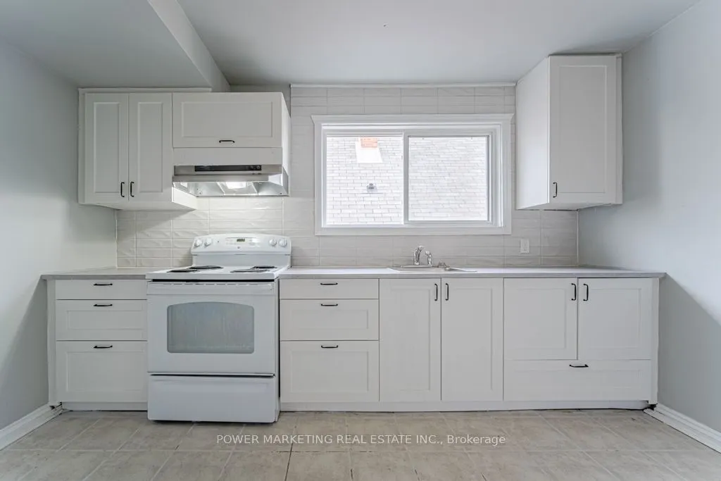 679 ROOSEVELT Avenue, #3