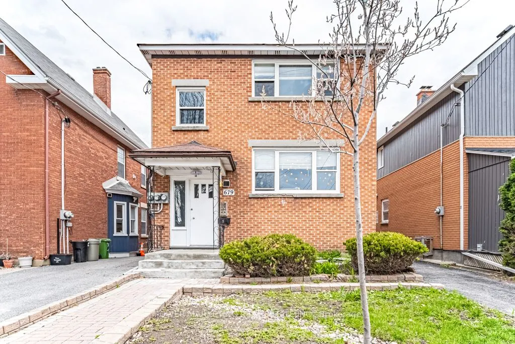 679 ROOSEVELT Avenue, #3