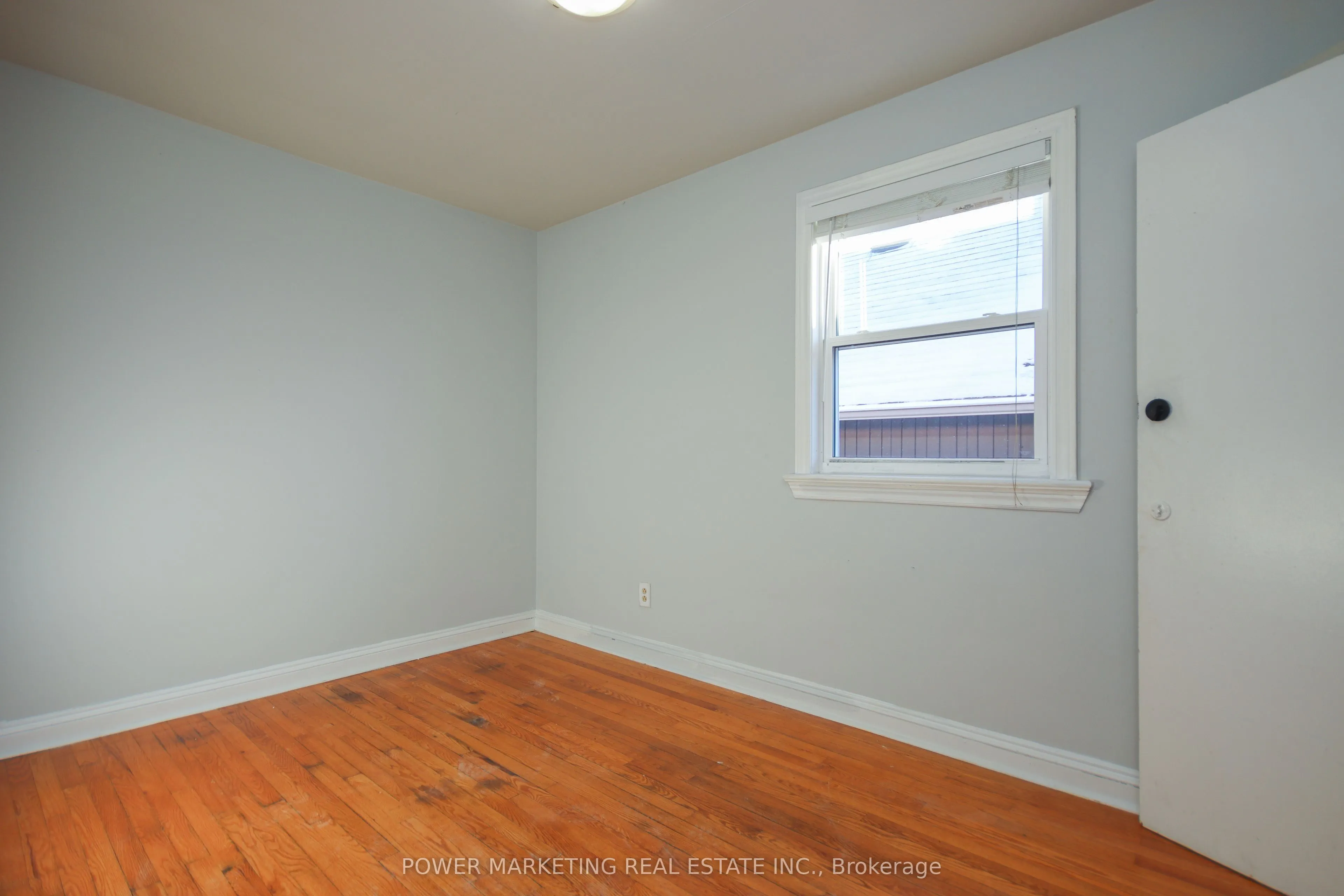 679 ROOSEVELT Avenue, #3