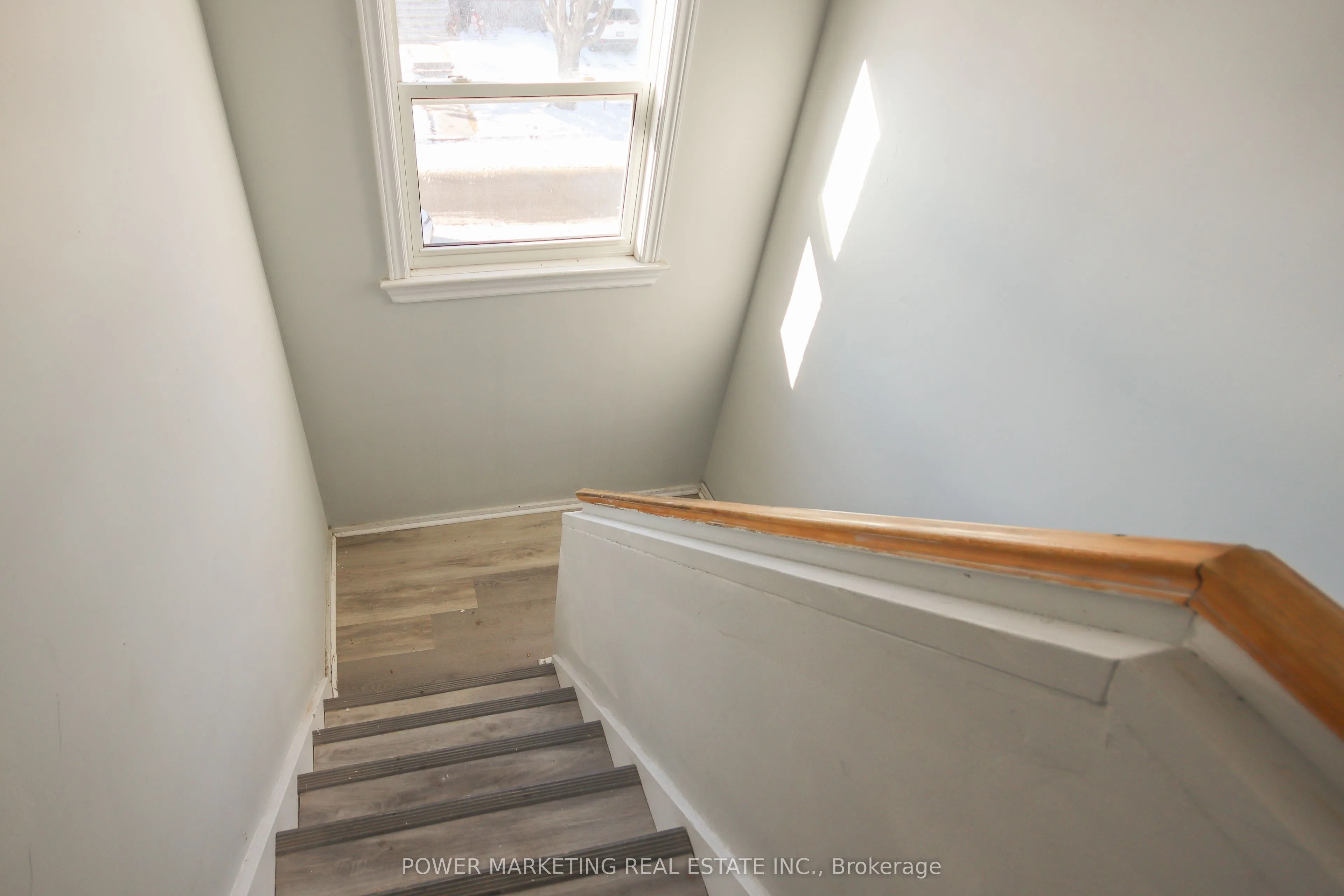 679 ROOSEVELT Avenue, #3