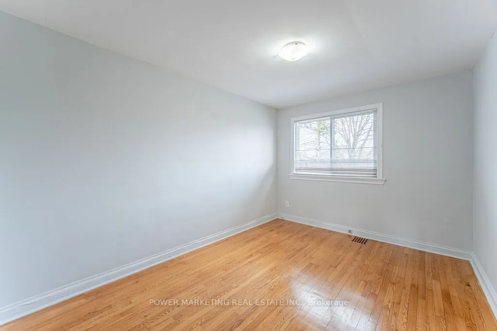 679 ROOSEVELT Avenue, #3