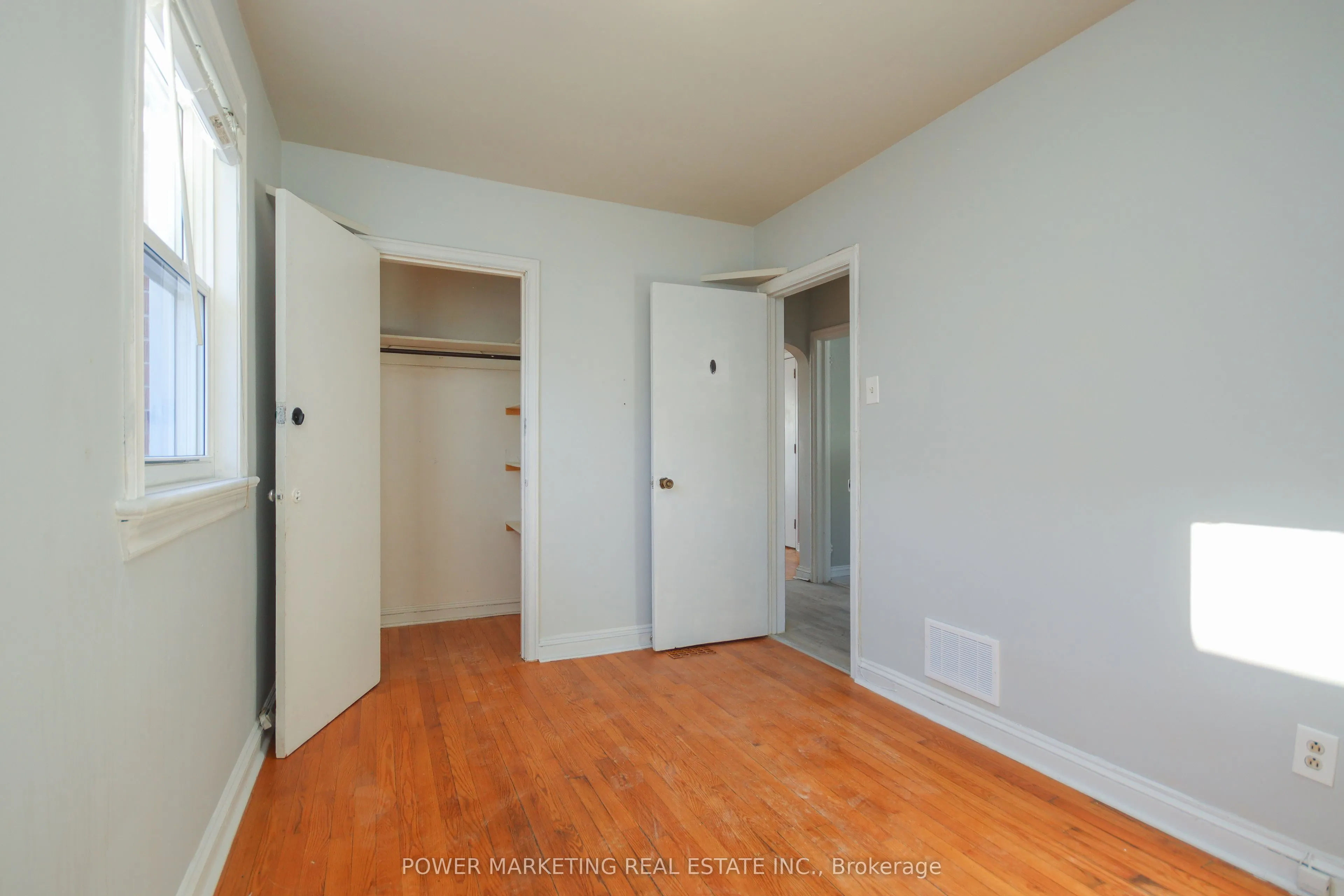 679 ROOSEVELT Avenue, #3