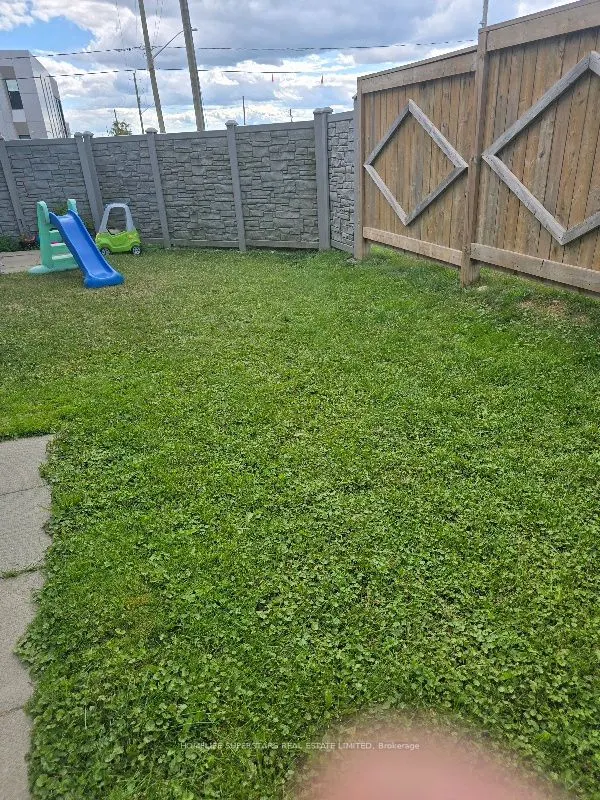 439 Athlone Avenue E, #A2