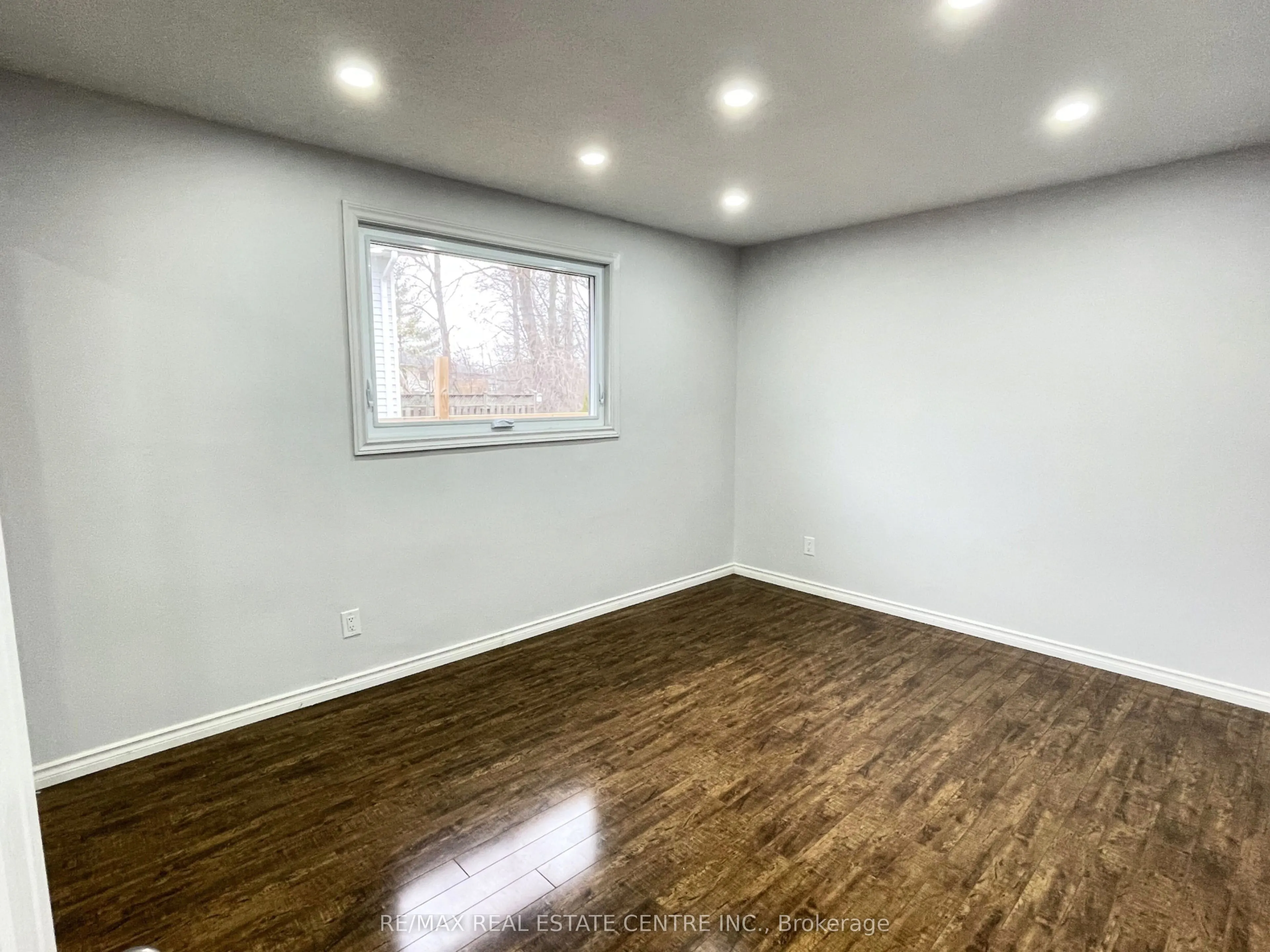 5965 Crimson Drive, #UPPER LEVEL