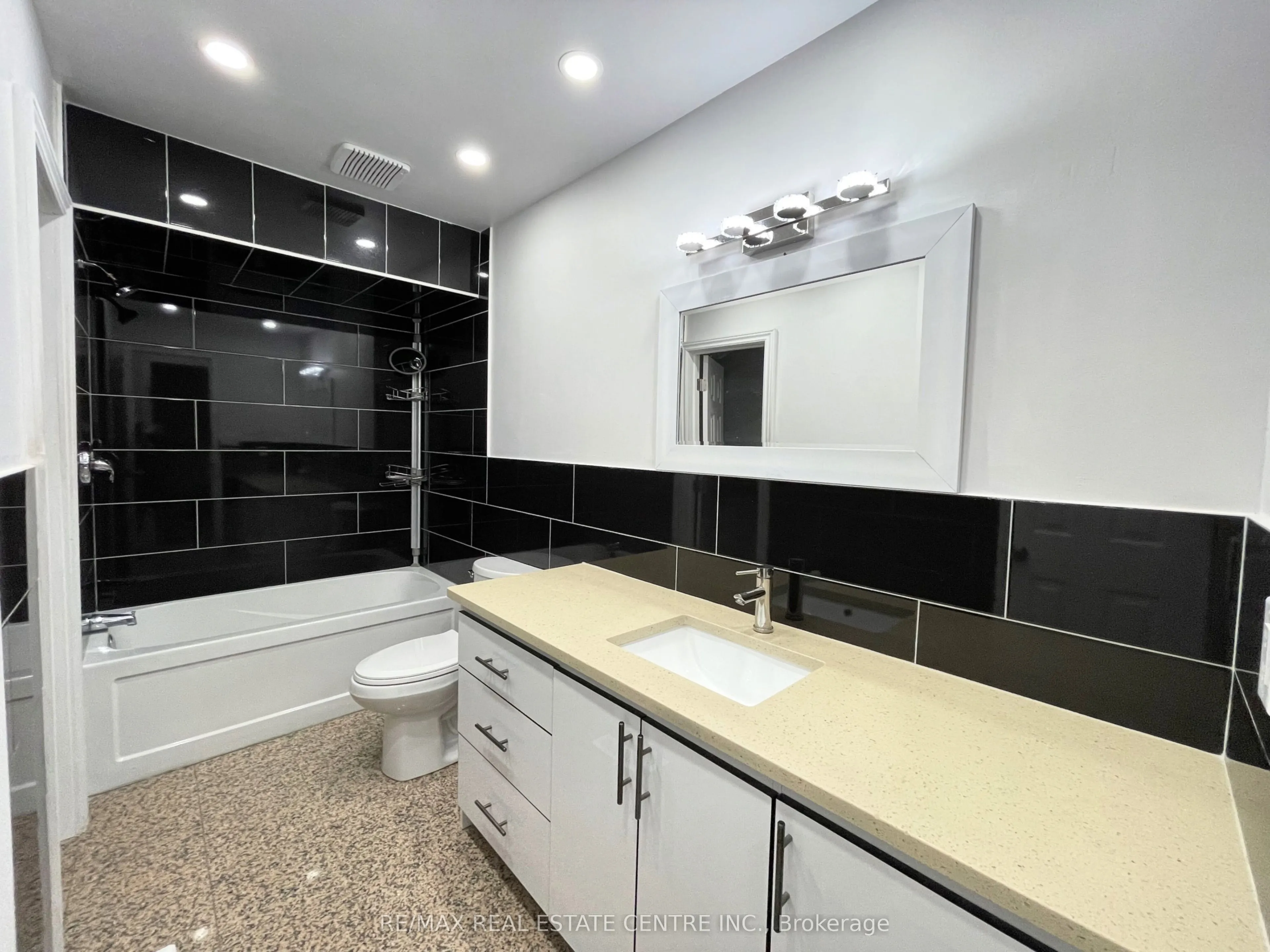 5965 Crimson Drive, #UPPER LEVEL