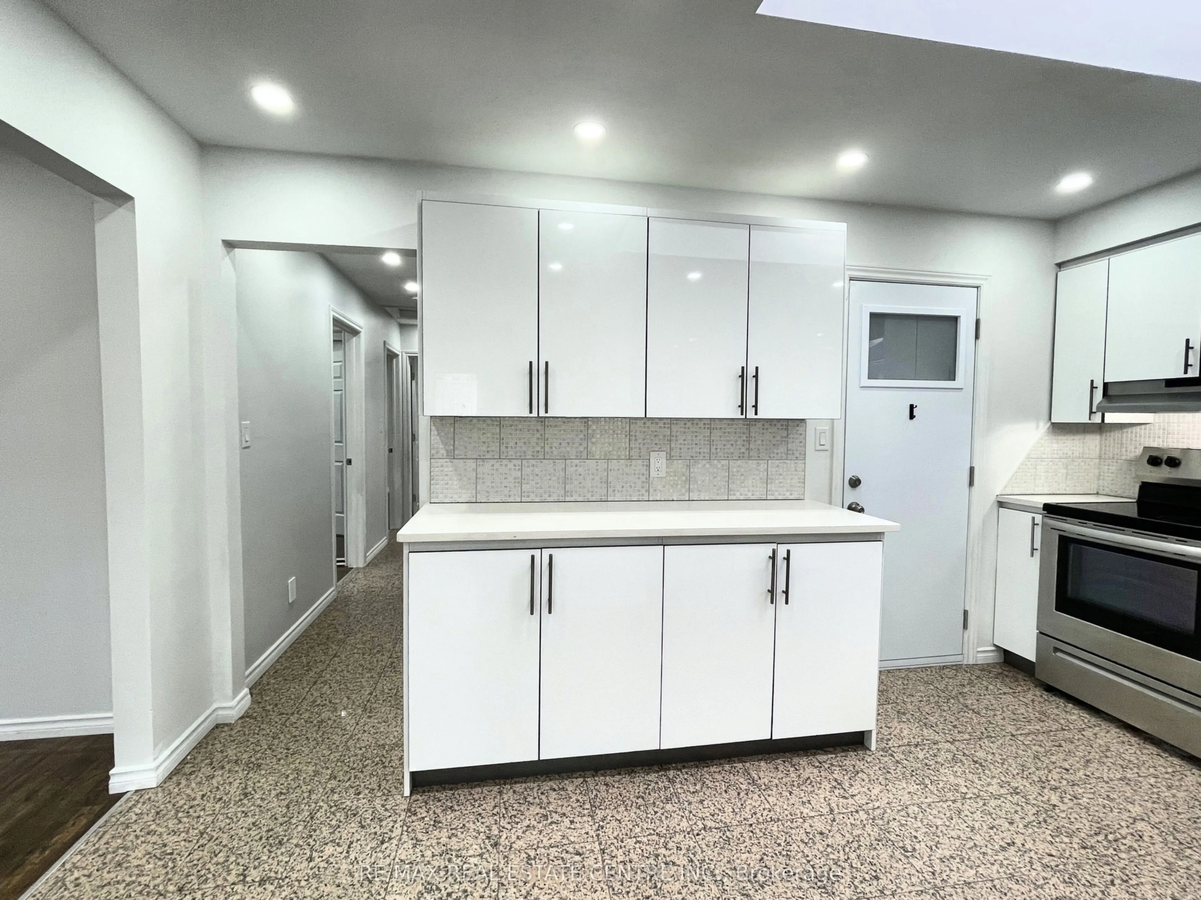 5965 Crimson Drive, #UPPER LEVEL