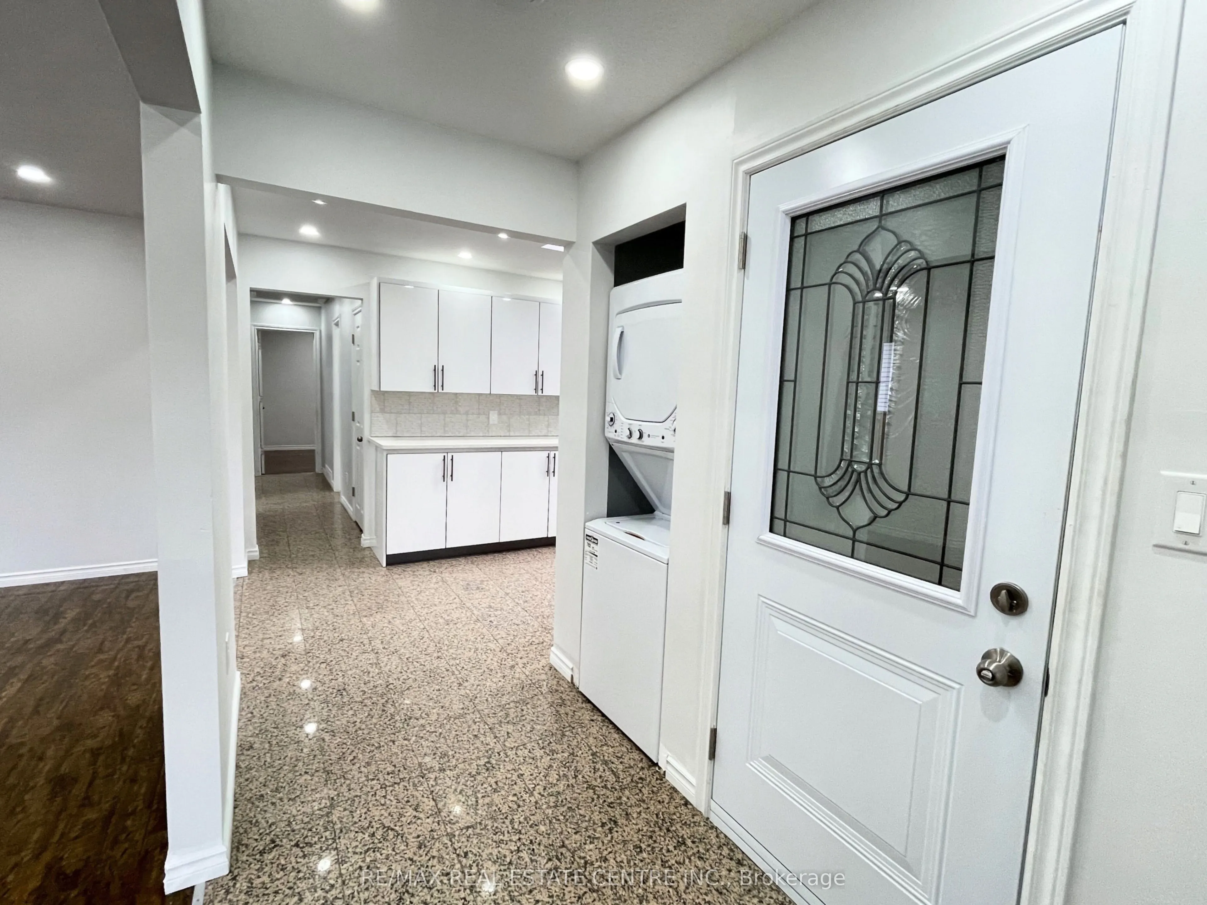 5965 Crimson Drive, #UPPER LEVEL