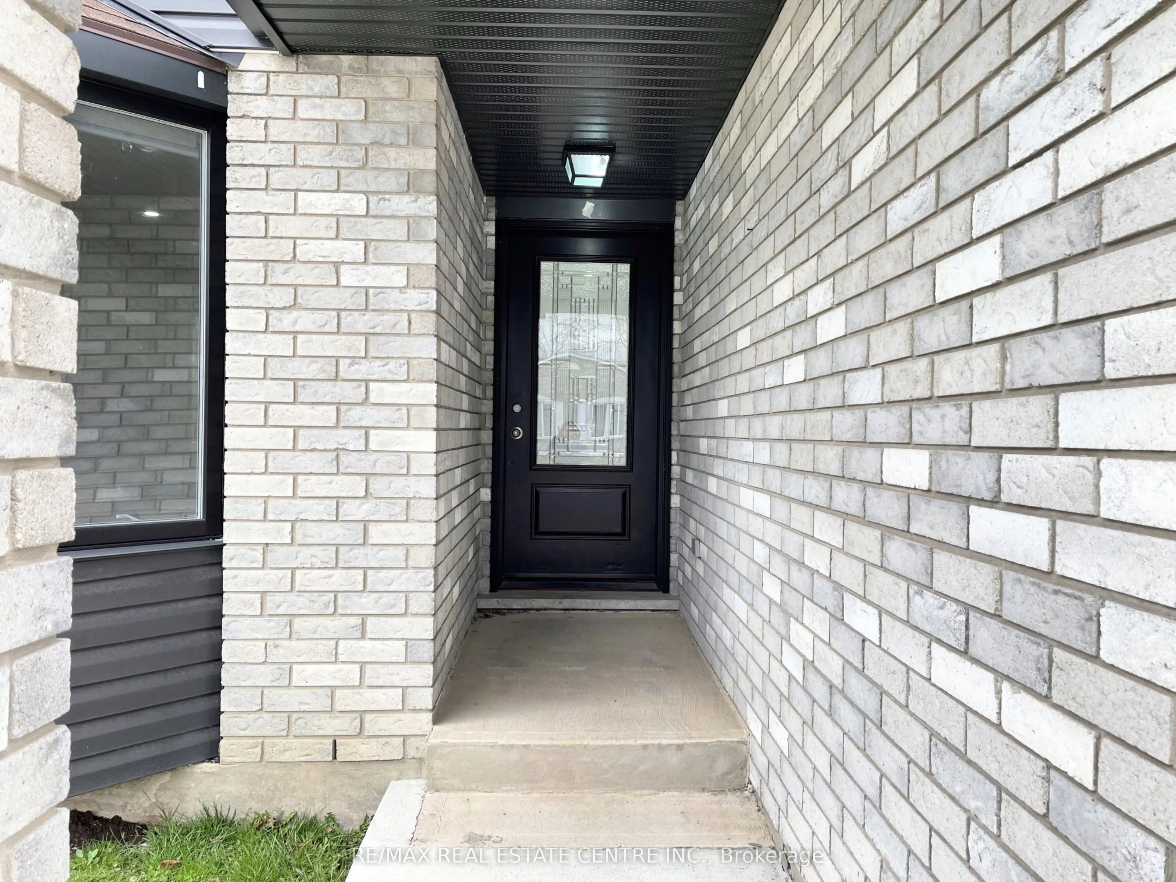 5965 Crimson Drive, #UPPER LEVEL